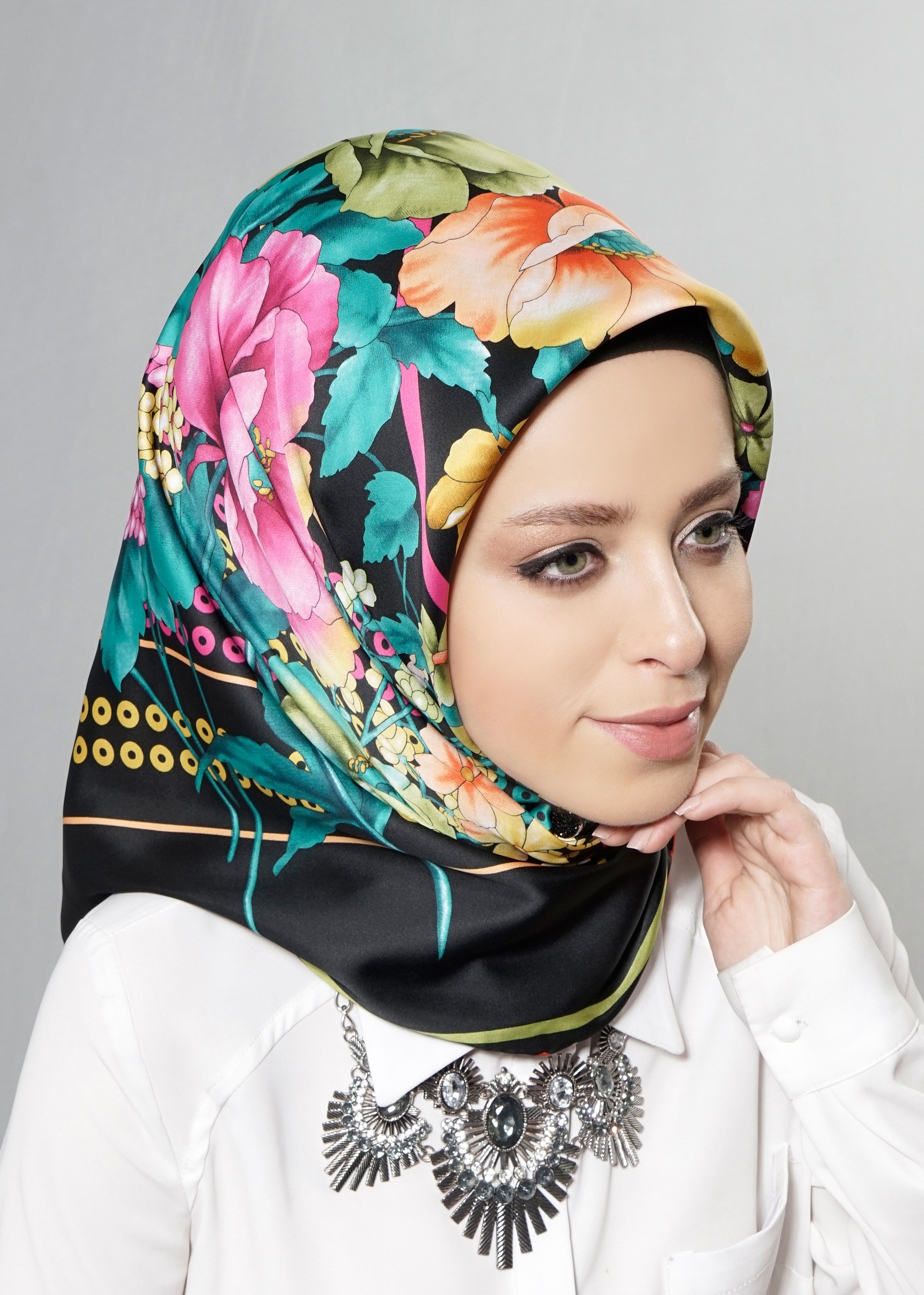 Tesettür giyim SİYAH 12620 ALVİNA DESENLİ EŞARP