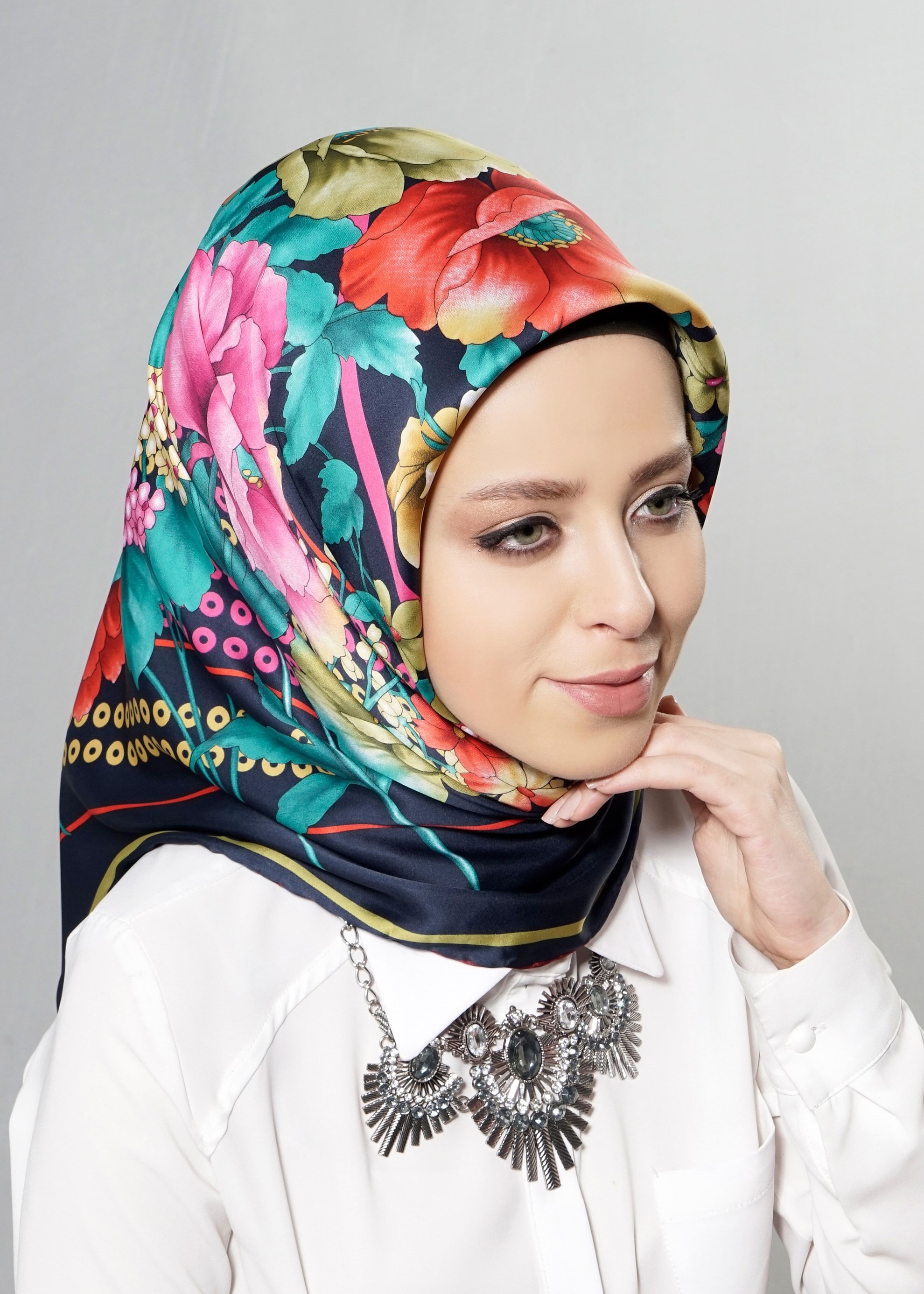 Tesettür giyim LACİVERT 12620 ALVİNA DESENLİ EŞARP