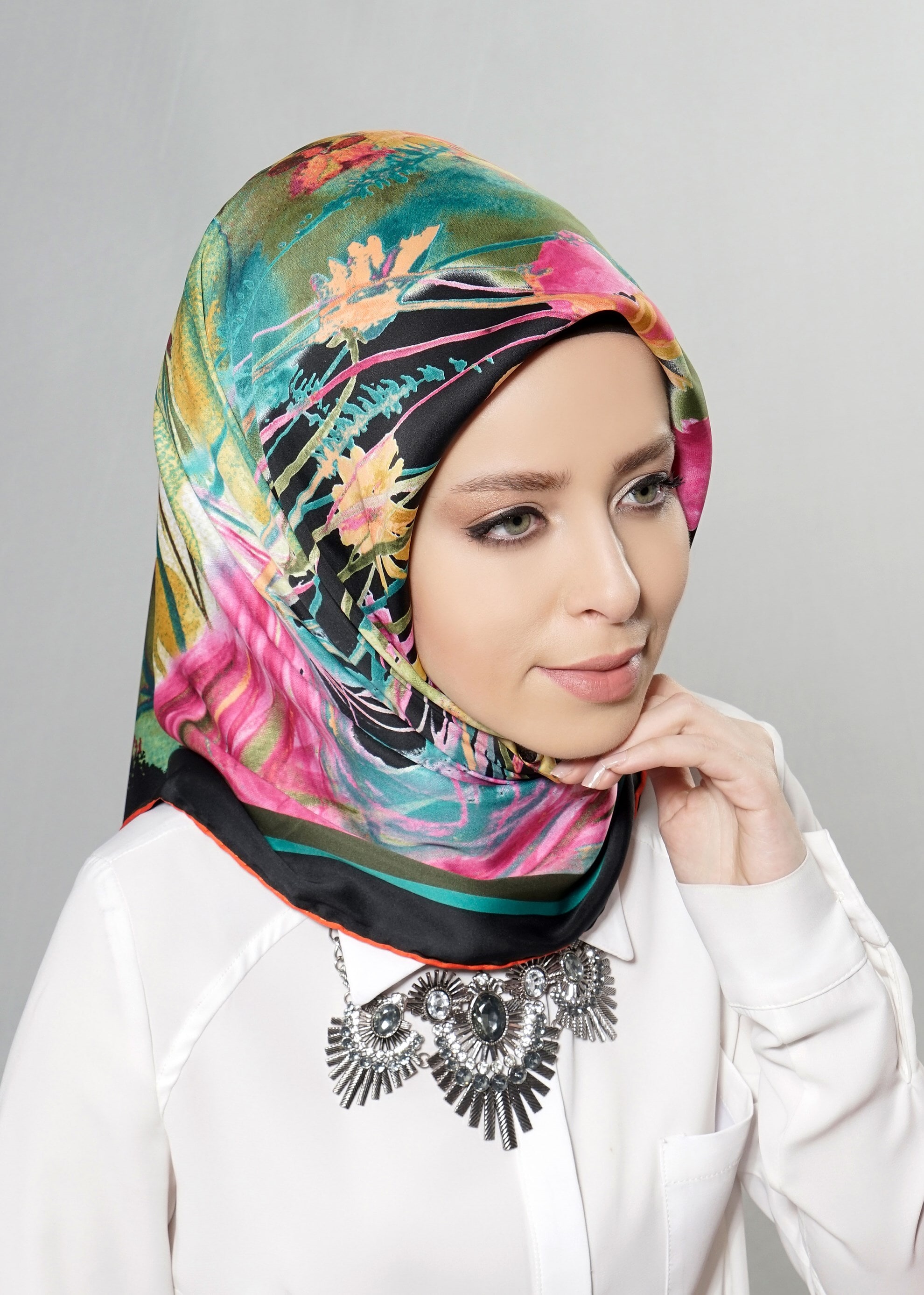 Tesettür giyim SİYAH 12621 ALVİNA DESENLİ EŞARP