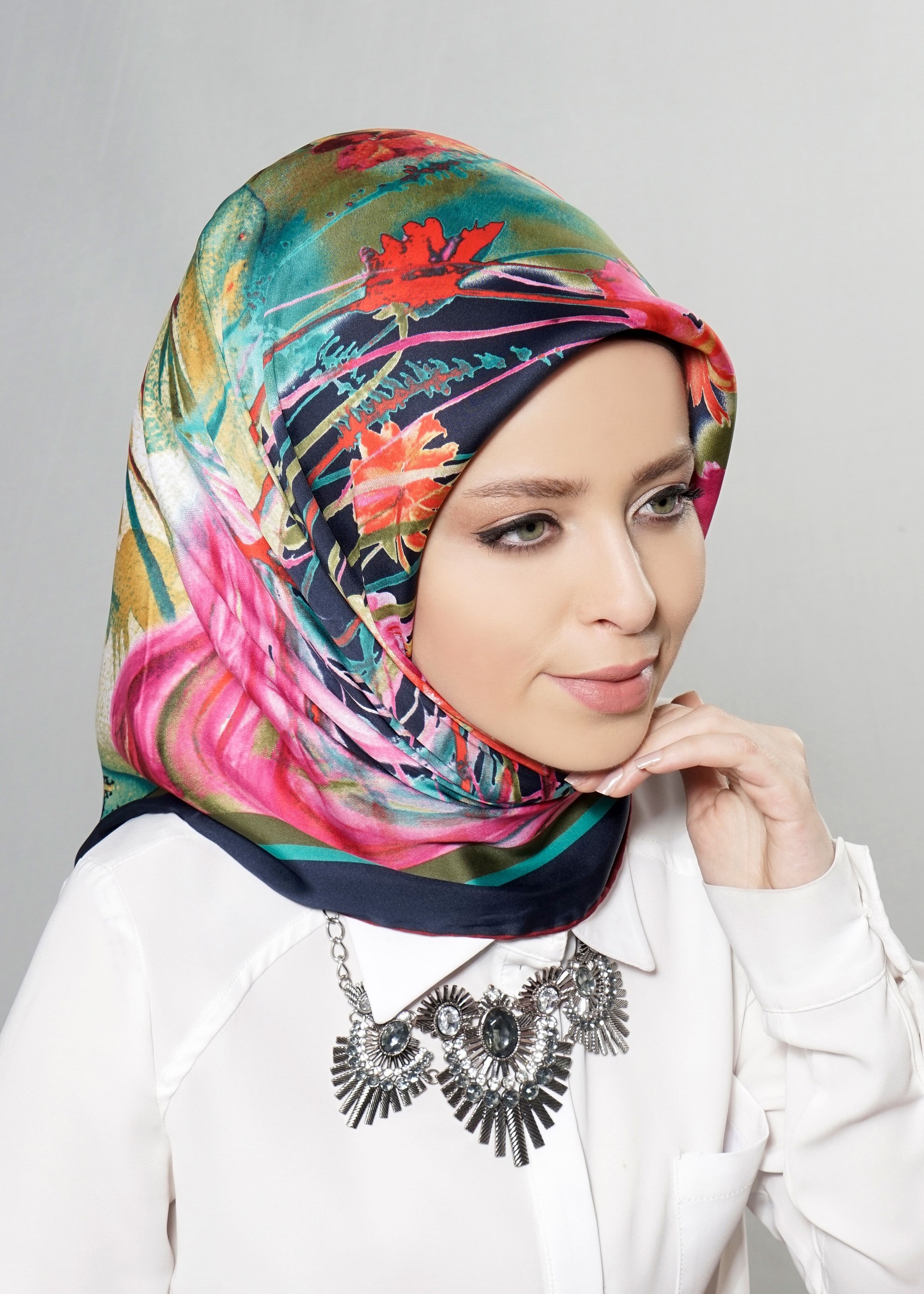 Tesettür giyim LACİVERT 12621 ALVİNA DESENLİ EŞARP