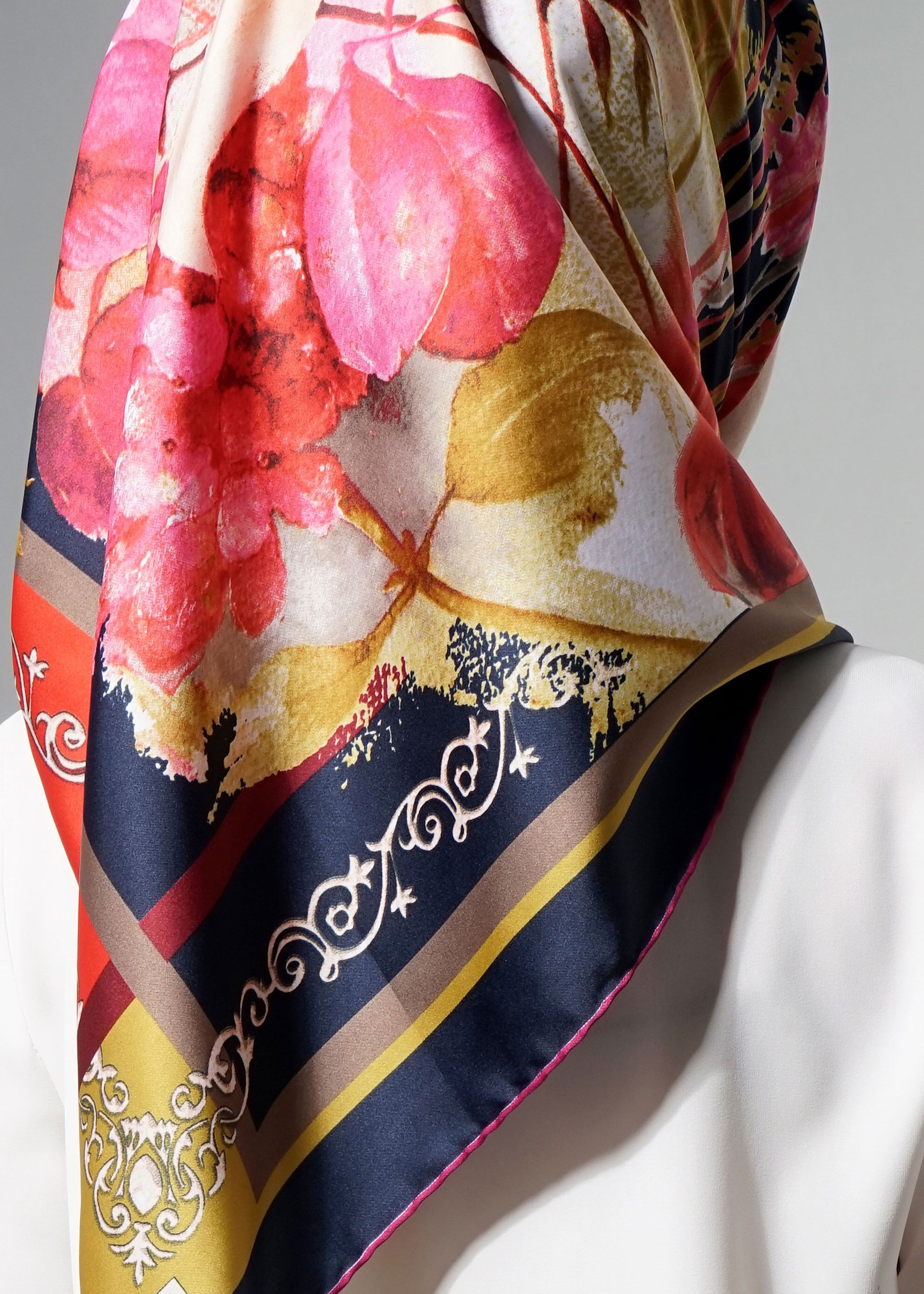 Tesettür giyim LACİVERT 12621 ALVİNA DESENLİ EŞARP