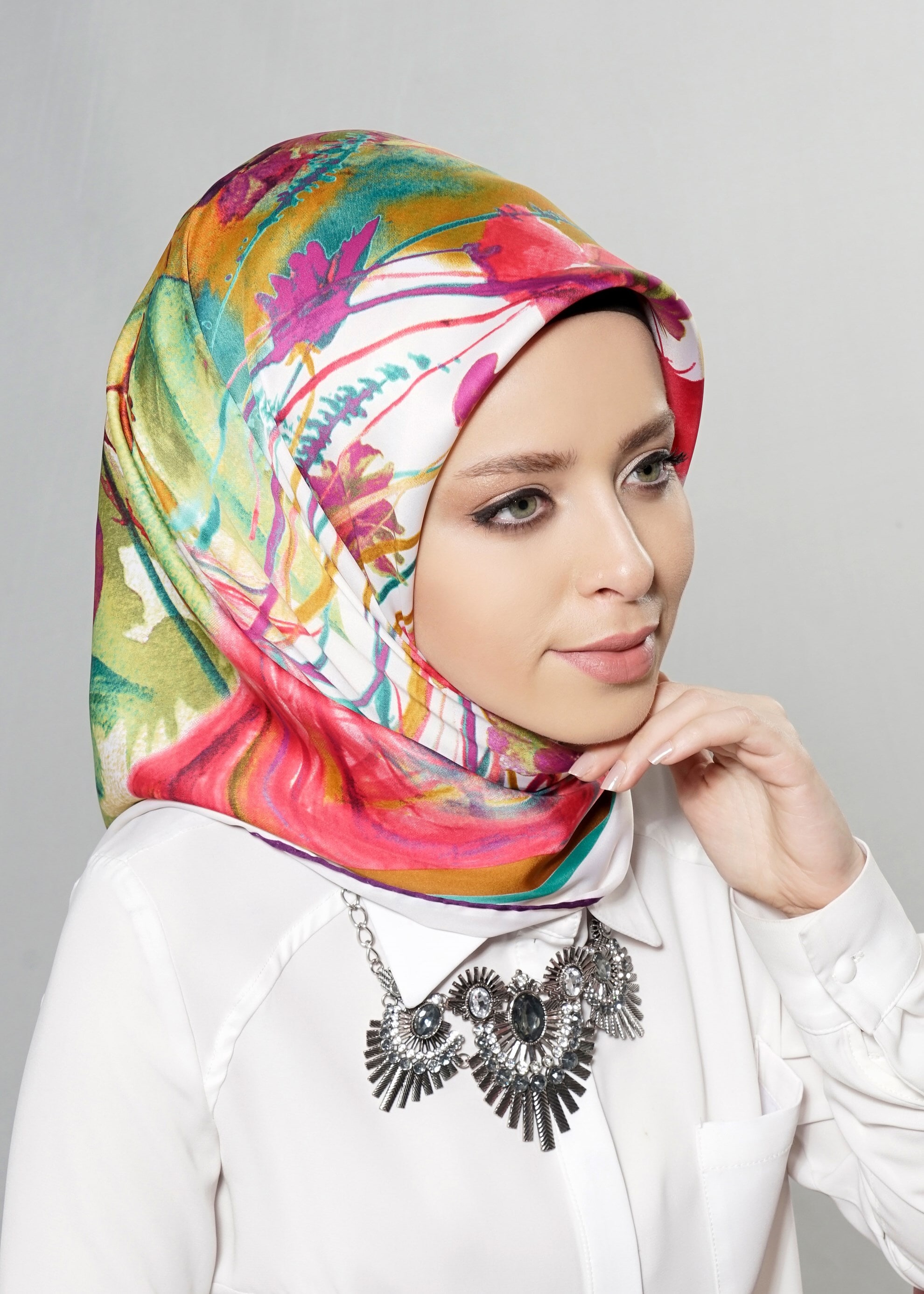 Tesettür giyim EKRU 12621 ALVİNA DESENLİ EŞARP