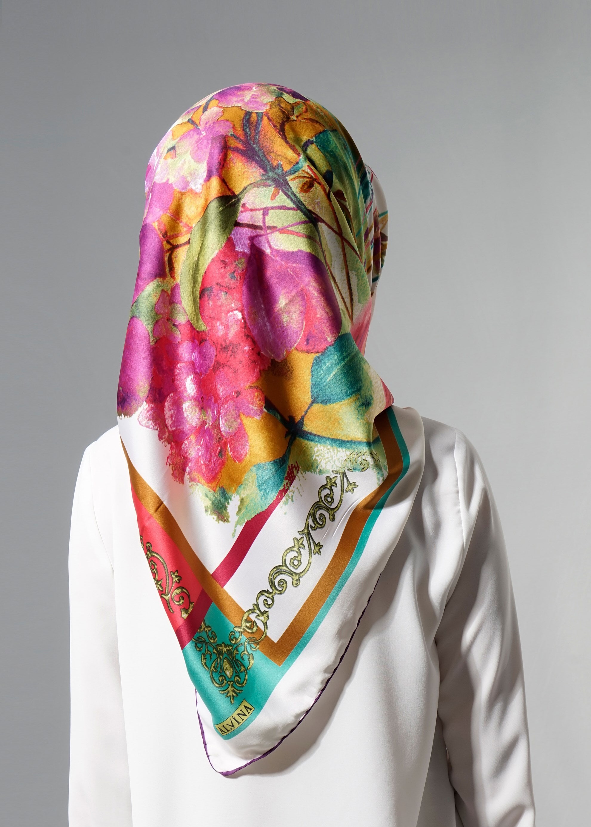 Tesettür giyim EKRU 12621 ALVİNA DESENLİ EŞARP