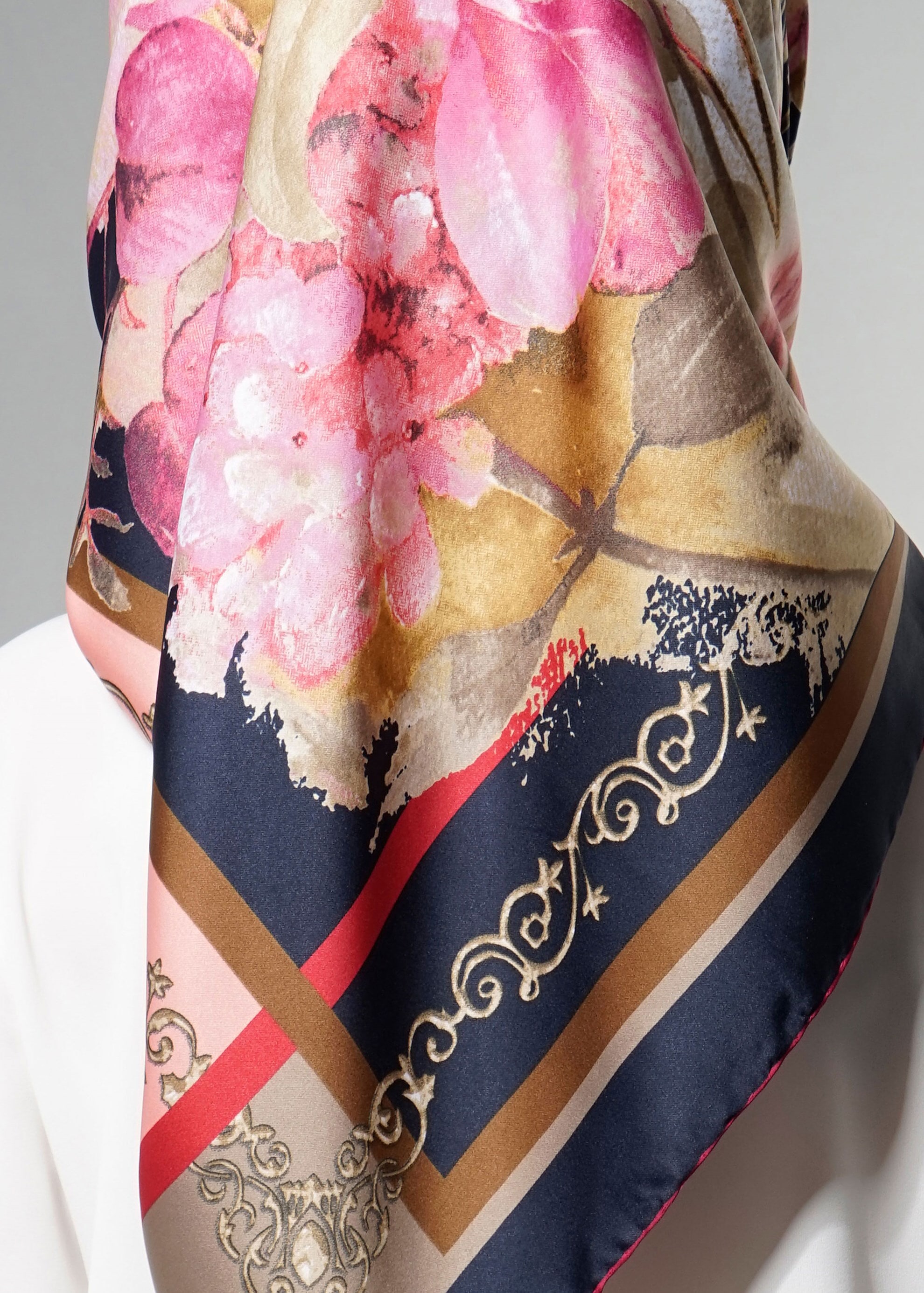 Tesettür giyim LACİVERT 12621 ALVİNA DESENLİ EŞARP