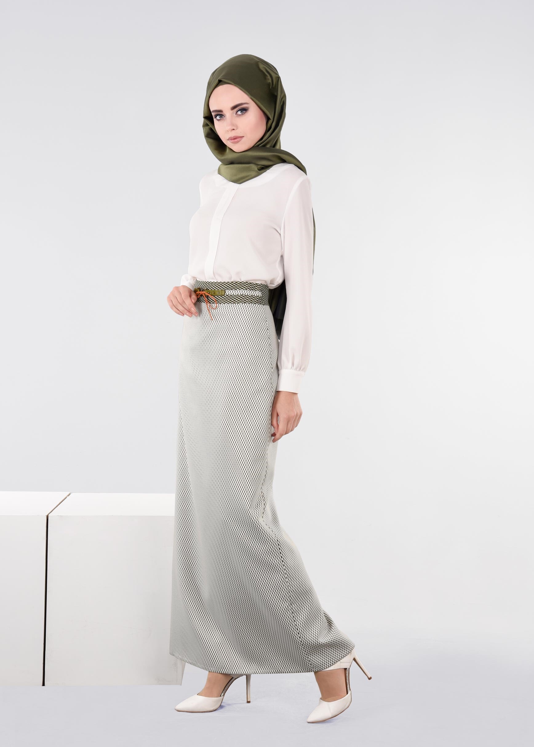 Tesettür giyim HAKİ DESENLİ GİZLİ YIRTMAÇLI ETEK 6844