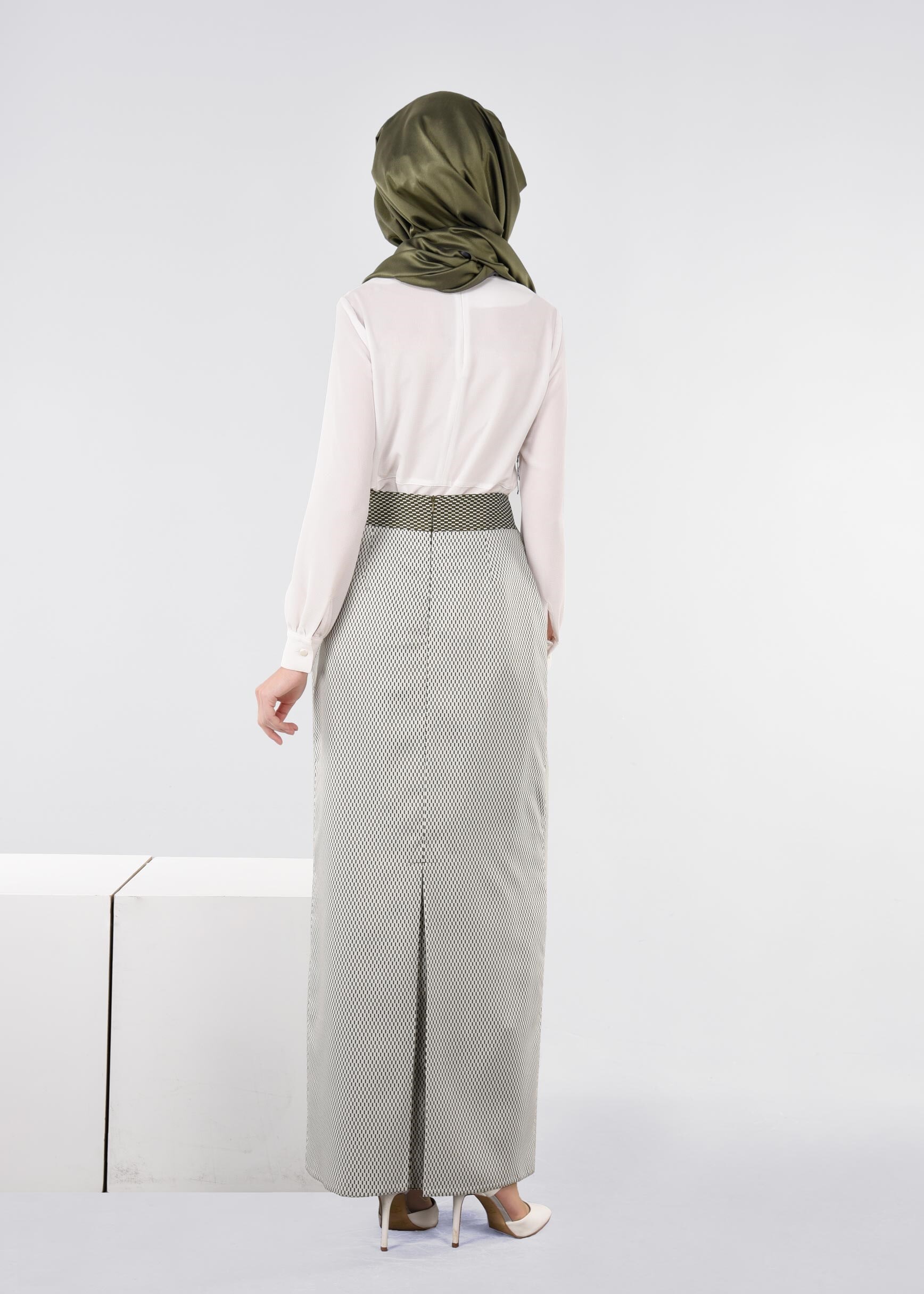 Tesettür giyim HAKİ DESENLİ GİZLİ YIRTMAÇLI ETEK 6844