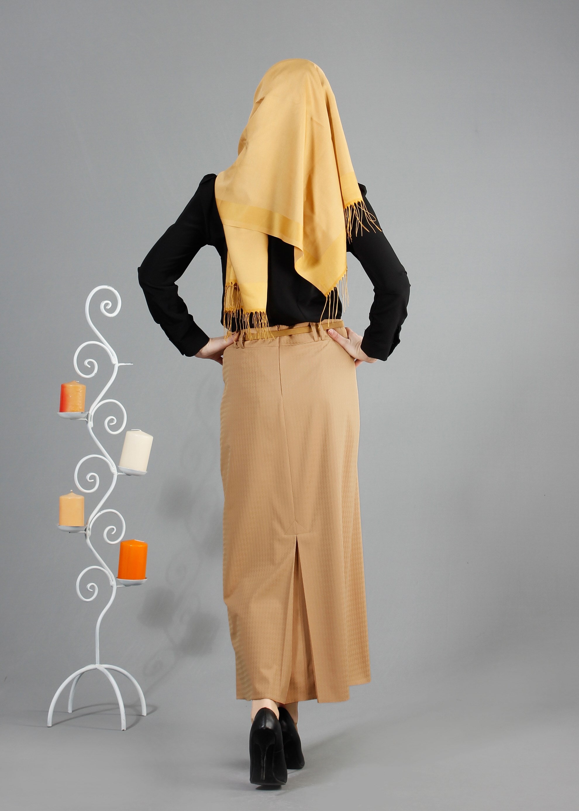 Tesettür giyim SARI GİZLİ YIRTMAÇLI DÜZ KESİM ETEK 6854