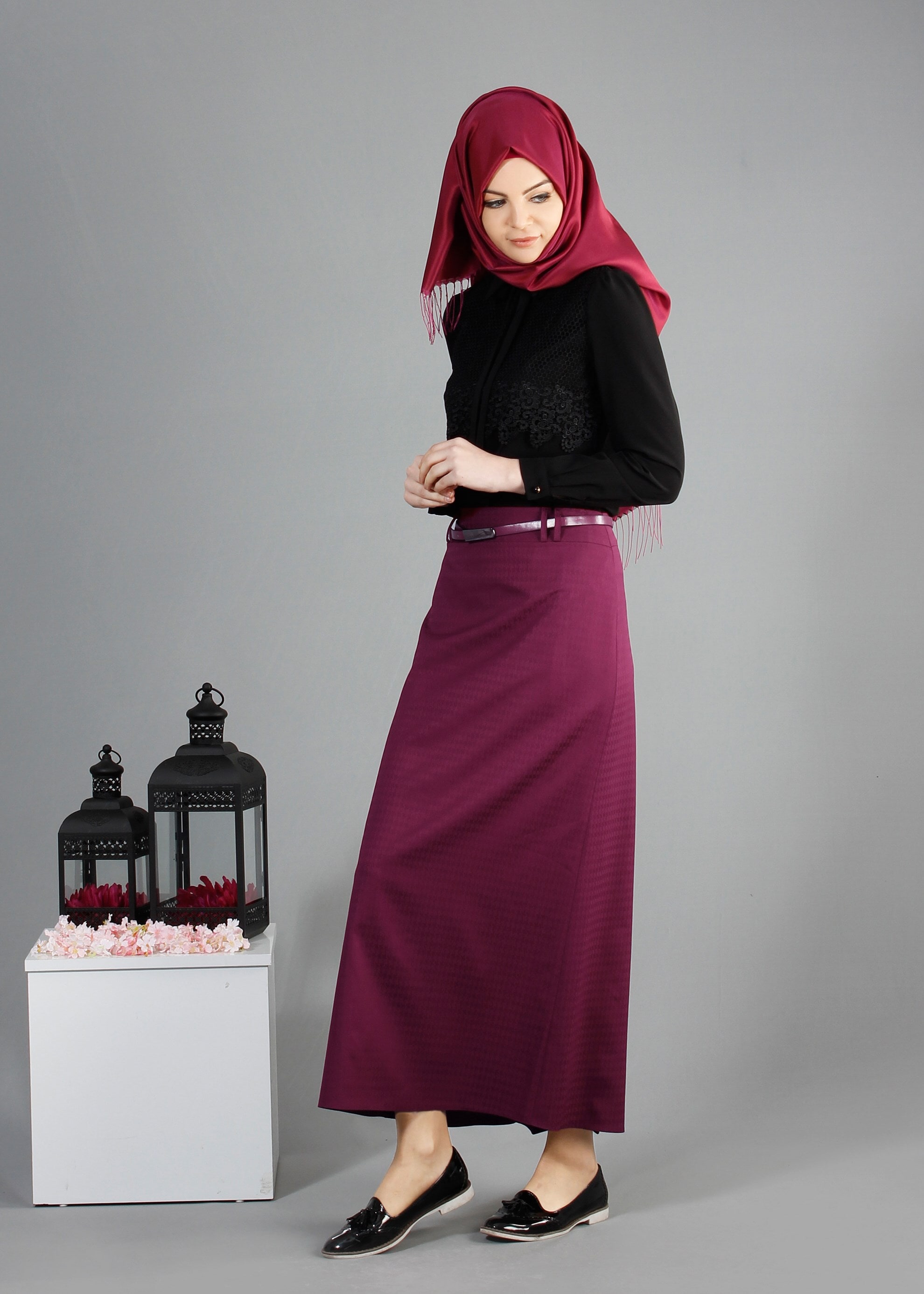 Tesettür giyim MOR GİZLİ YIRTMAÇLI DÜZ KESİM ETEK 6854