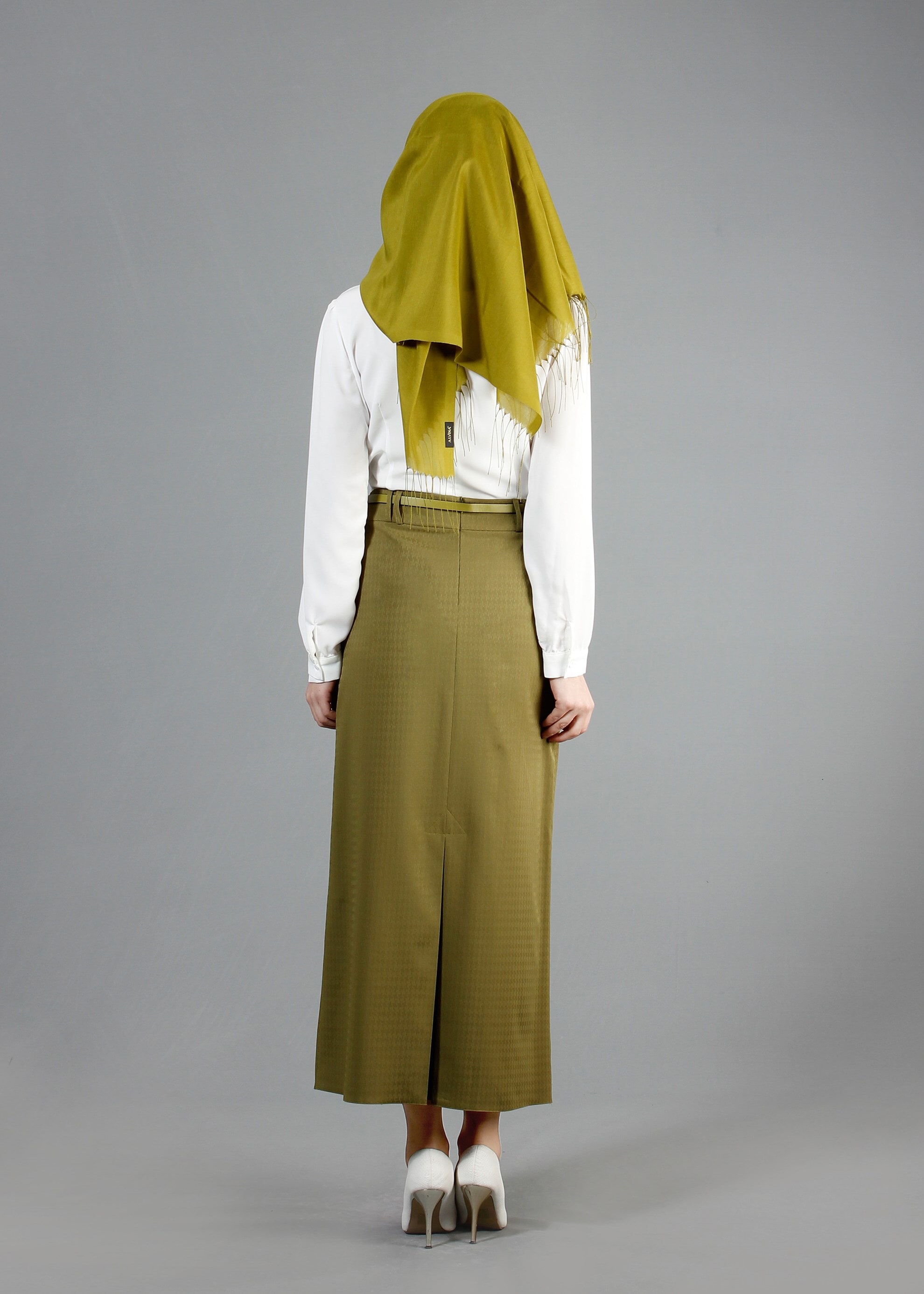 Tesettür giyim YEŞİL GİZLİ YIRTMAÇLI DÜZ KESİM ETEK 6854