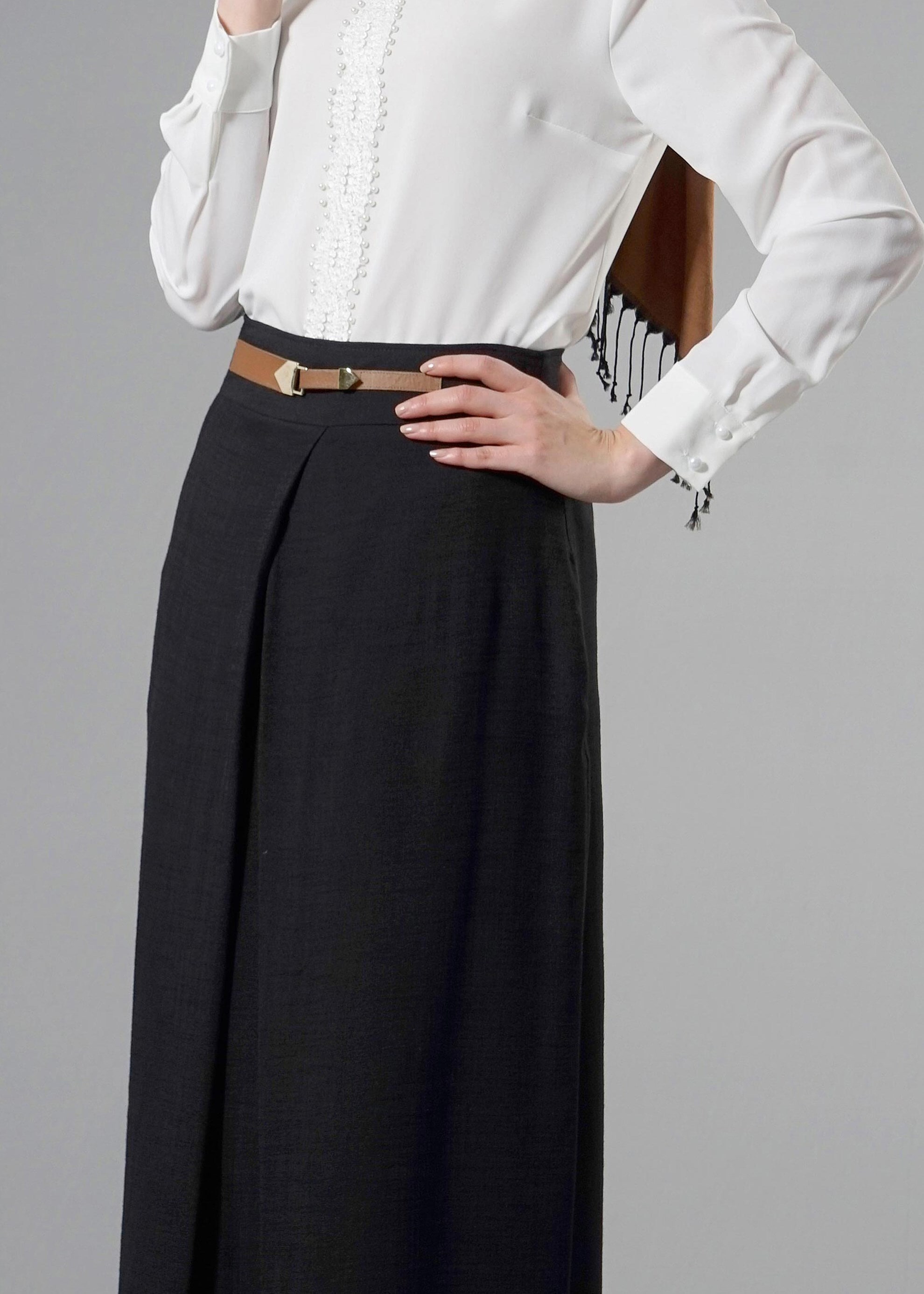 Tesettür giyim SİYAH CEPLİ DÜZ KESİM ETEK 6869