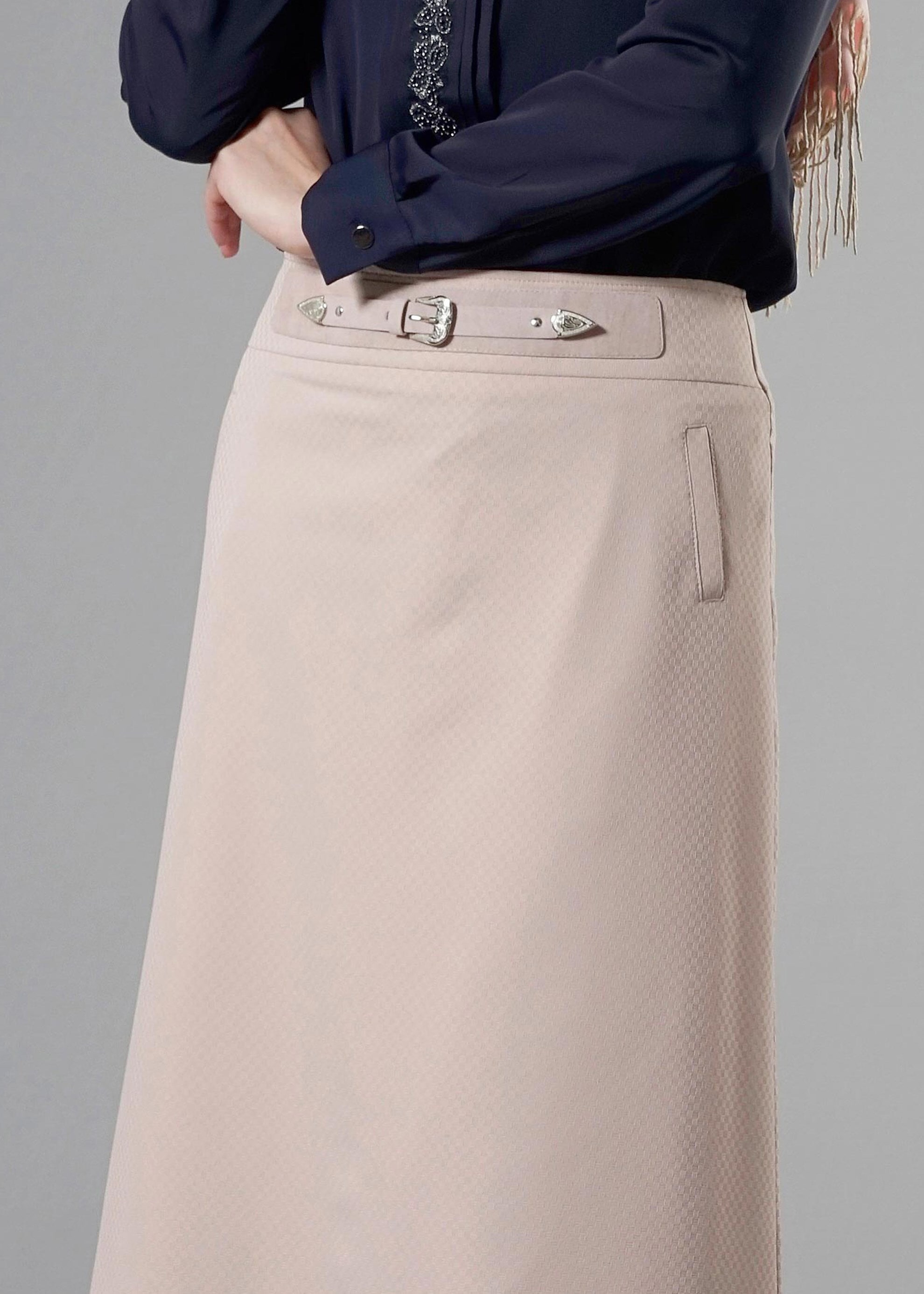 Tesettür giyim BEJ DÜZ KESİM METAL AKSEUARLI ETEK 6880