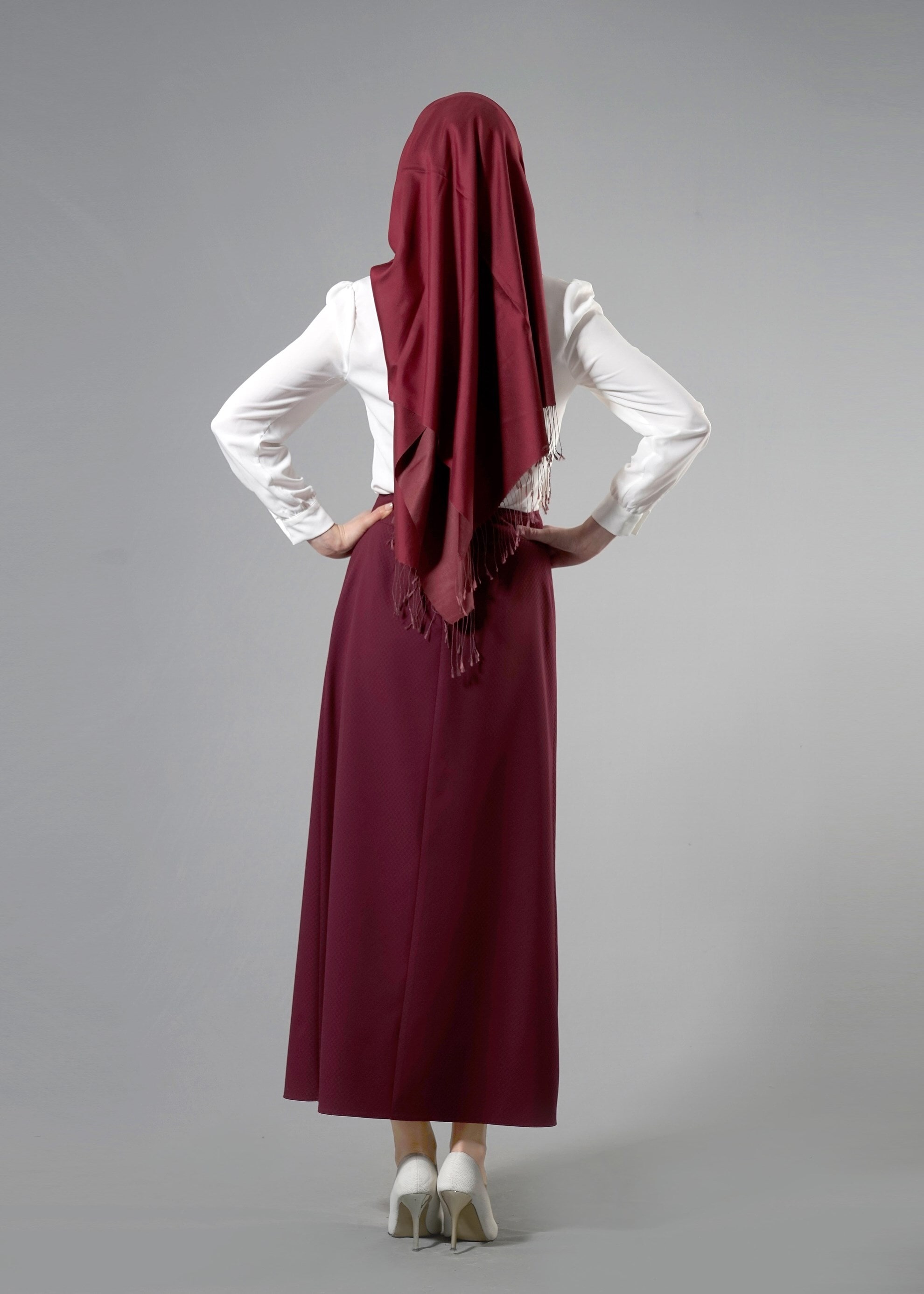 Tesettür giyim BORDO DÜZ KESİM METAL AKSEUARLI ETEK 6880