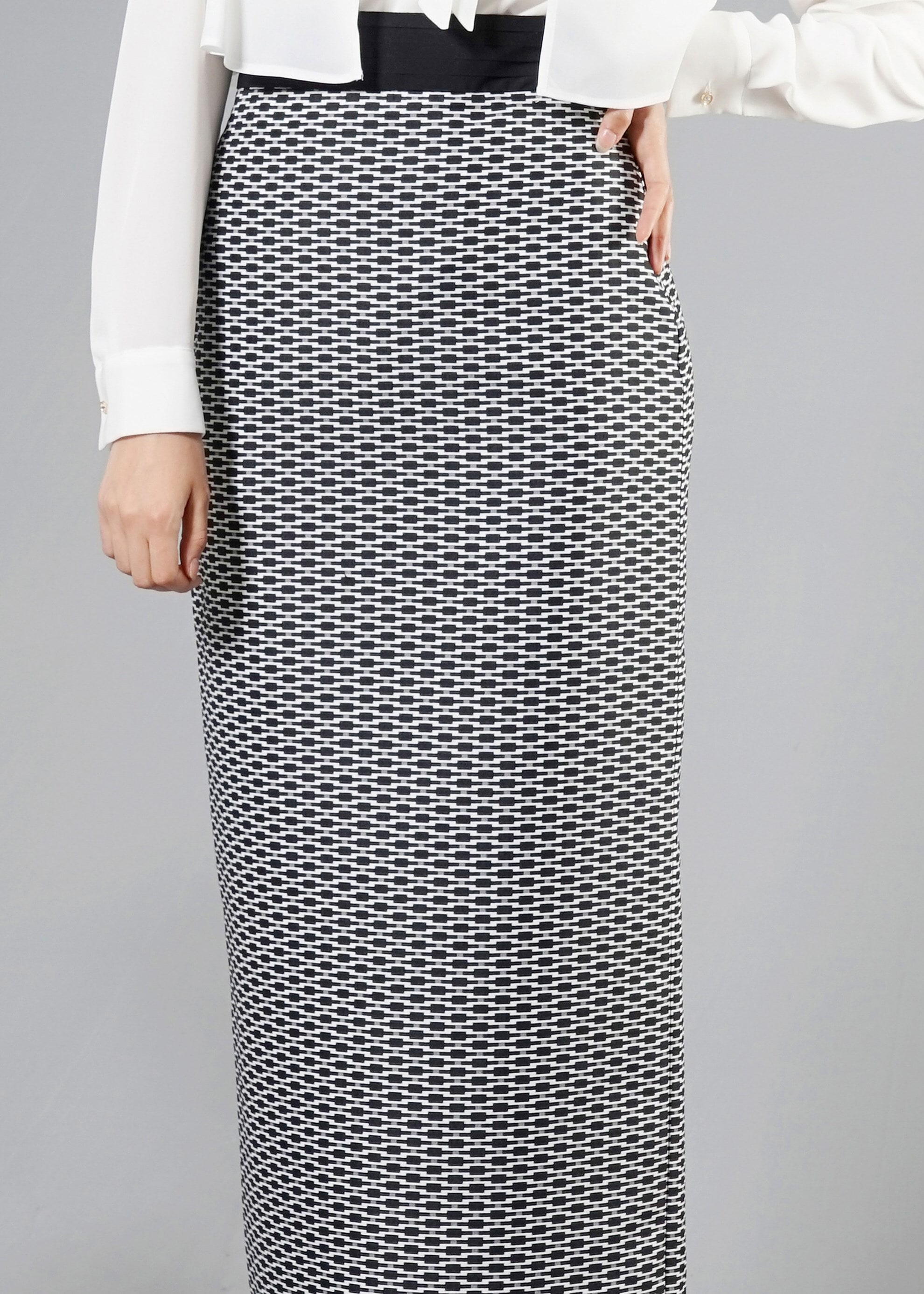 Tesettür giyim SİYAH 6899-3 JAKAR DES.7 ETEK 36/42(38)