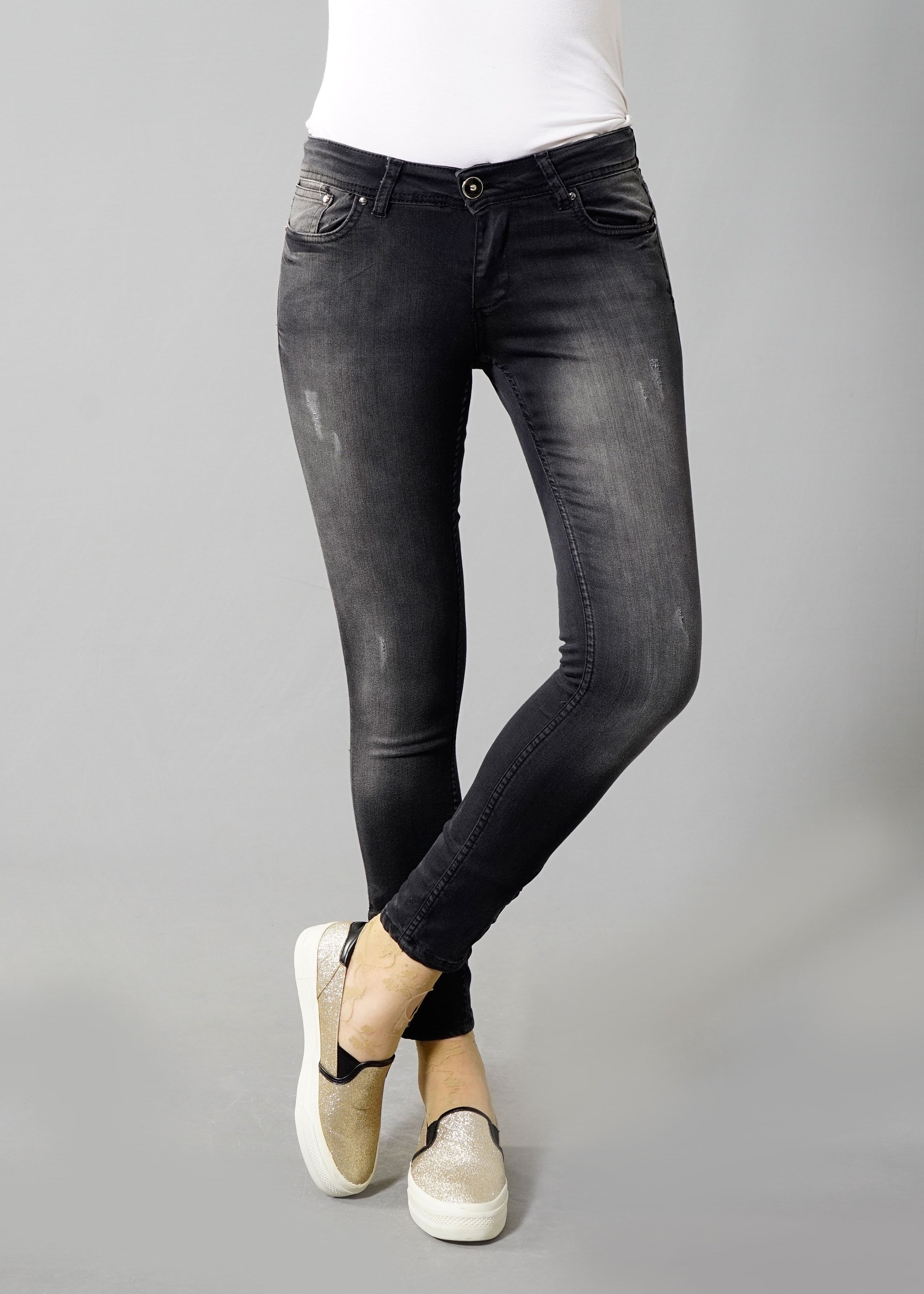 Tesettür giyim SİYAH DÜĞME DETAYLI PAMUKLU DENİM PANTOLON 7986