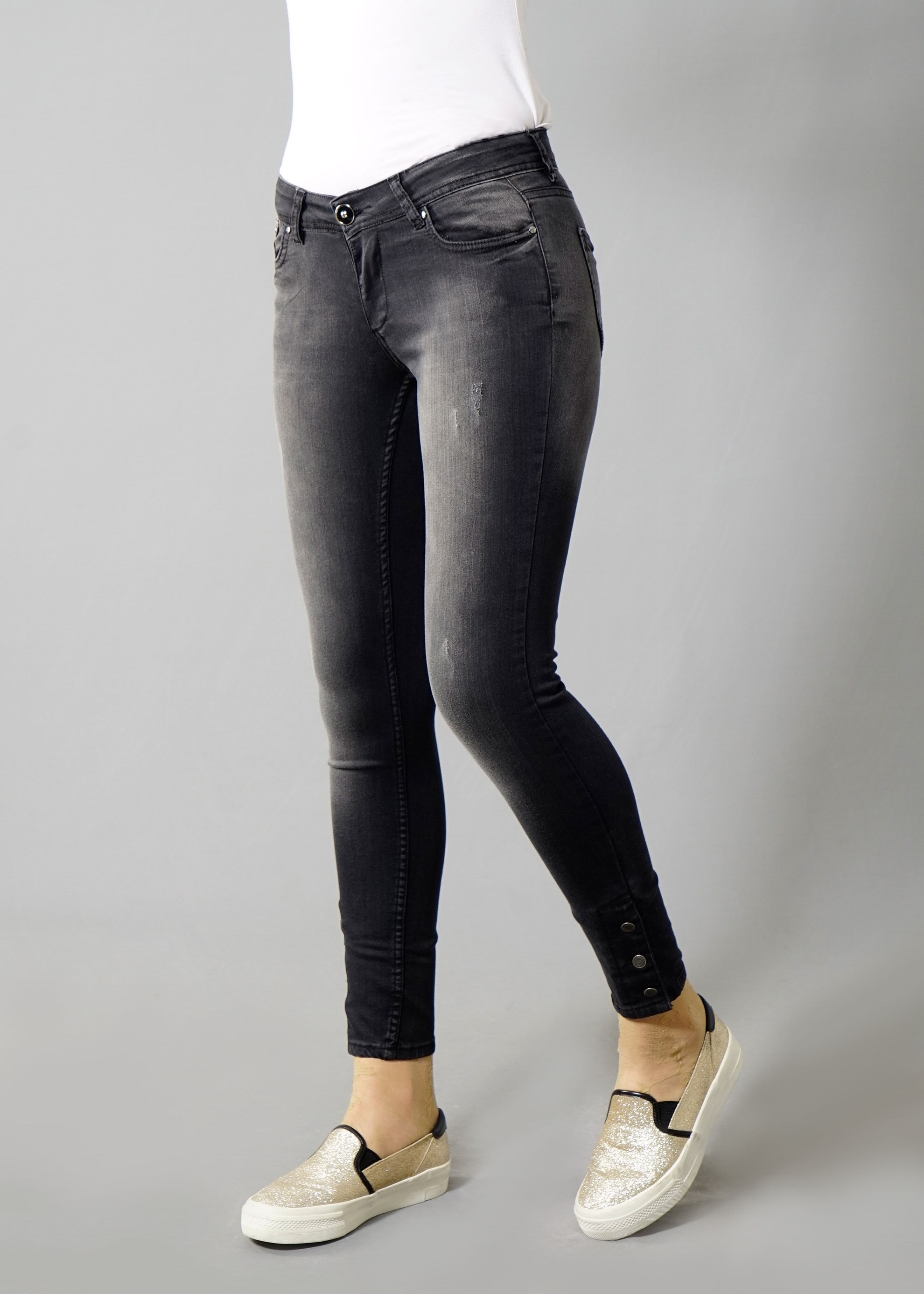 Tesettür giyim SİYAH DÜĞME DETAYLI PAMUKLU DENİM PANTOLON 7986