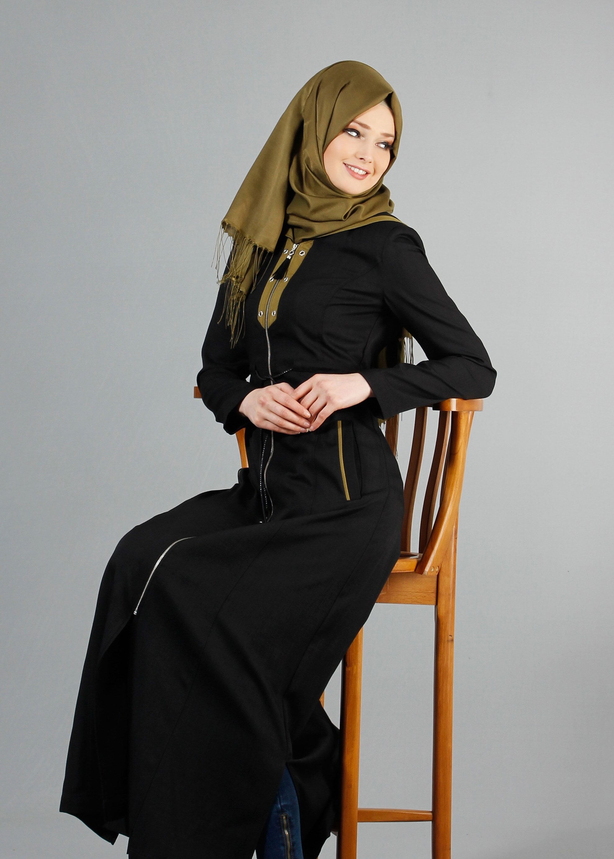 Tesettür giyim SİYAH 1701 Derin Tesettür Pardesü 38/48 TEK40
