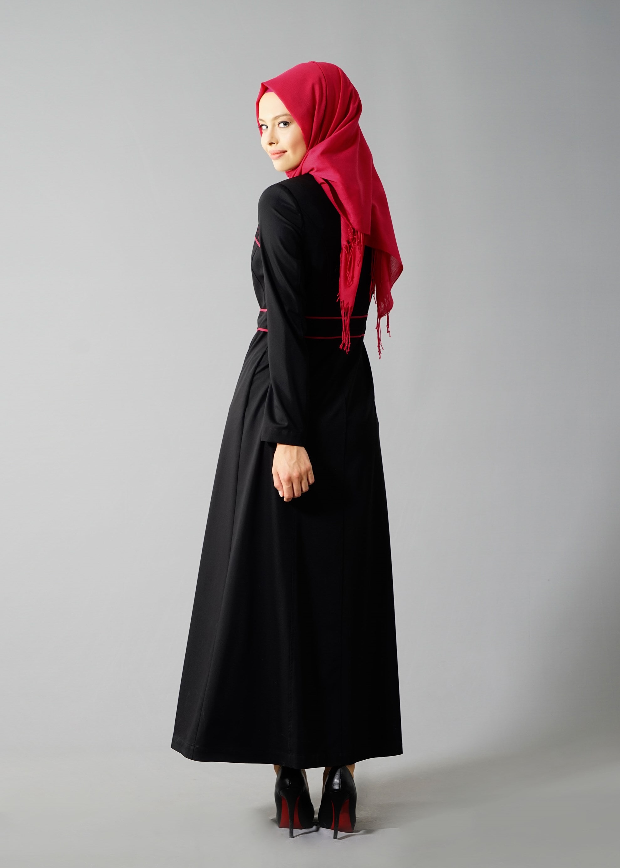 Tesettür giyim SİYAH BELİ BAĞCIKLI TESETTÜR PARDESÜ 1769