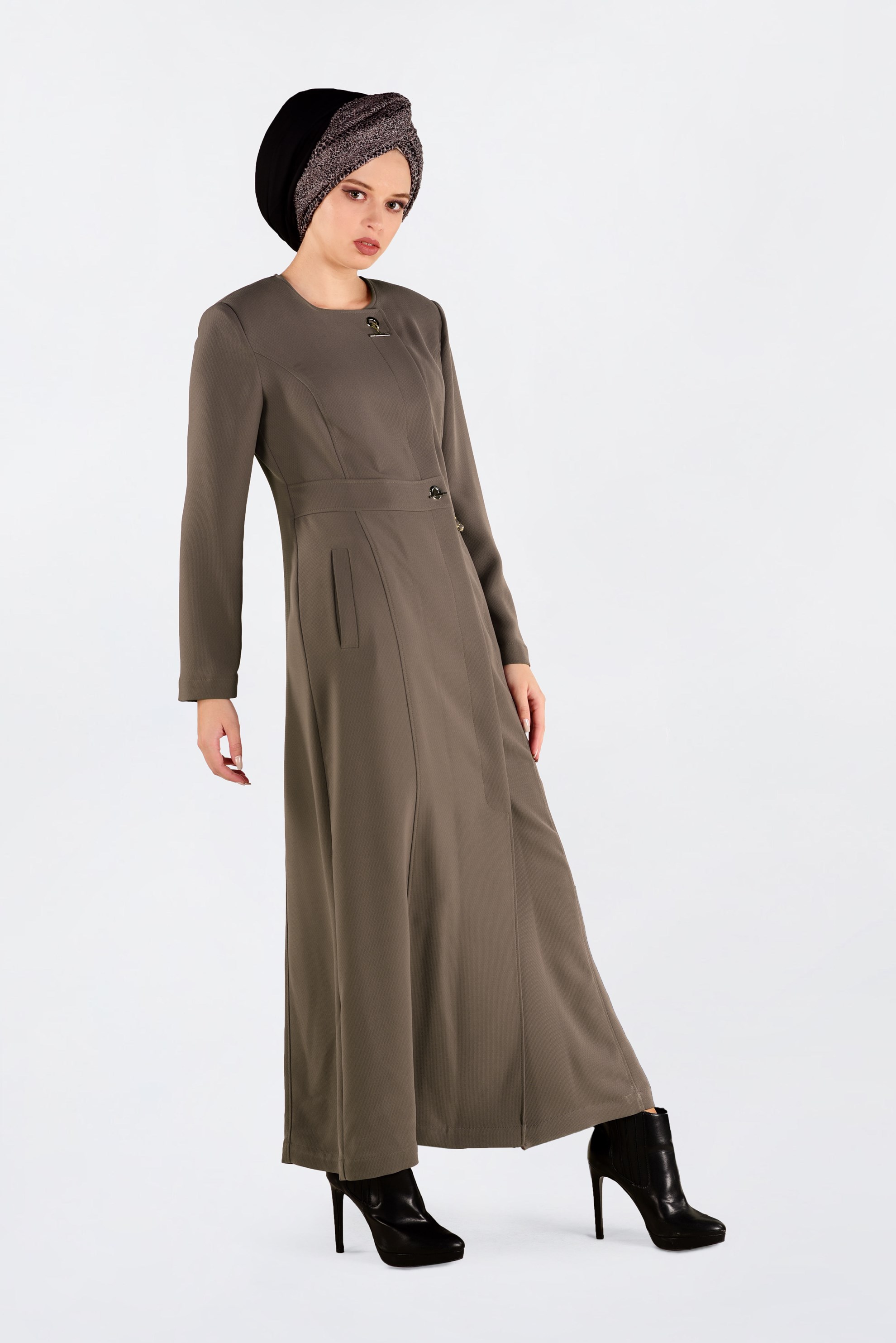 Tesettür giyim VİZON DÜĞMELİ UZUN PARDESÜ 1801