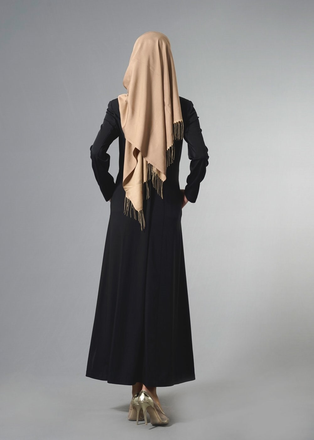 Tesettür giyim SİYAH CEPLİ TESETTÜR PARDESÜ 1809