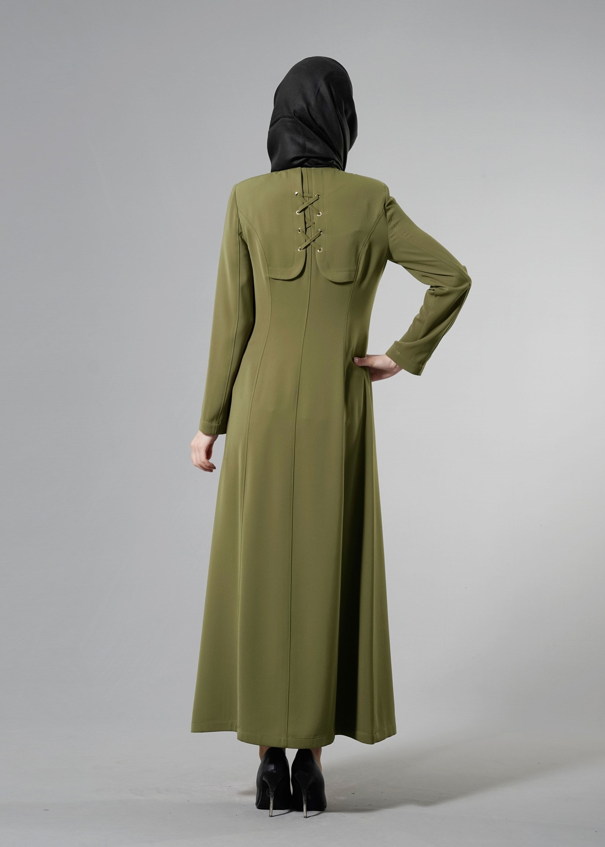 Tesettür giyim HAKİ SIRTI KUŞGÖZÜ DETAYLI PARDESÜ 1831 