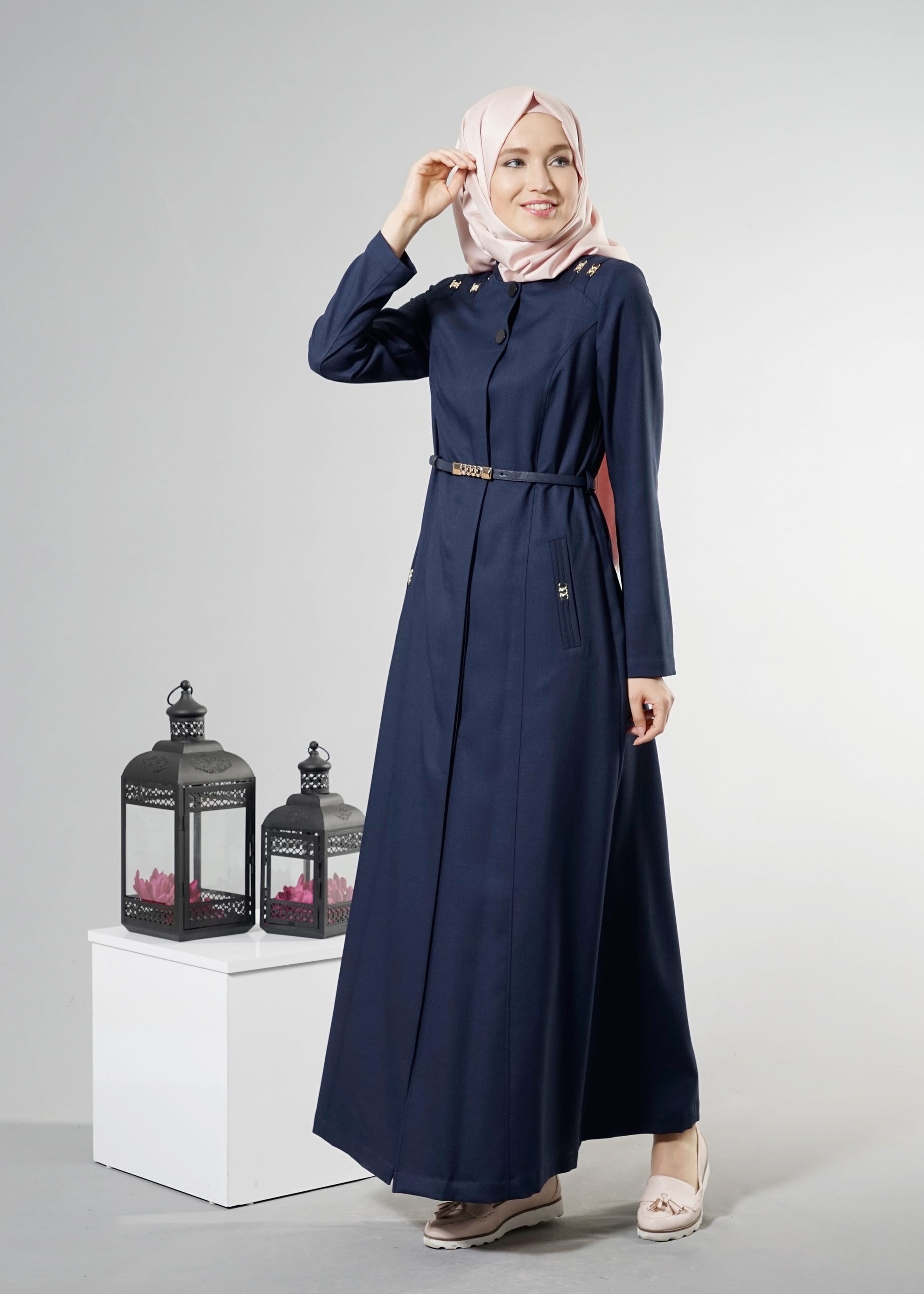 Tesettür giyim LACİVERT HAKİM YAKA PARDESÜ 1834