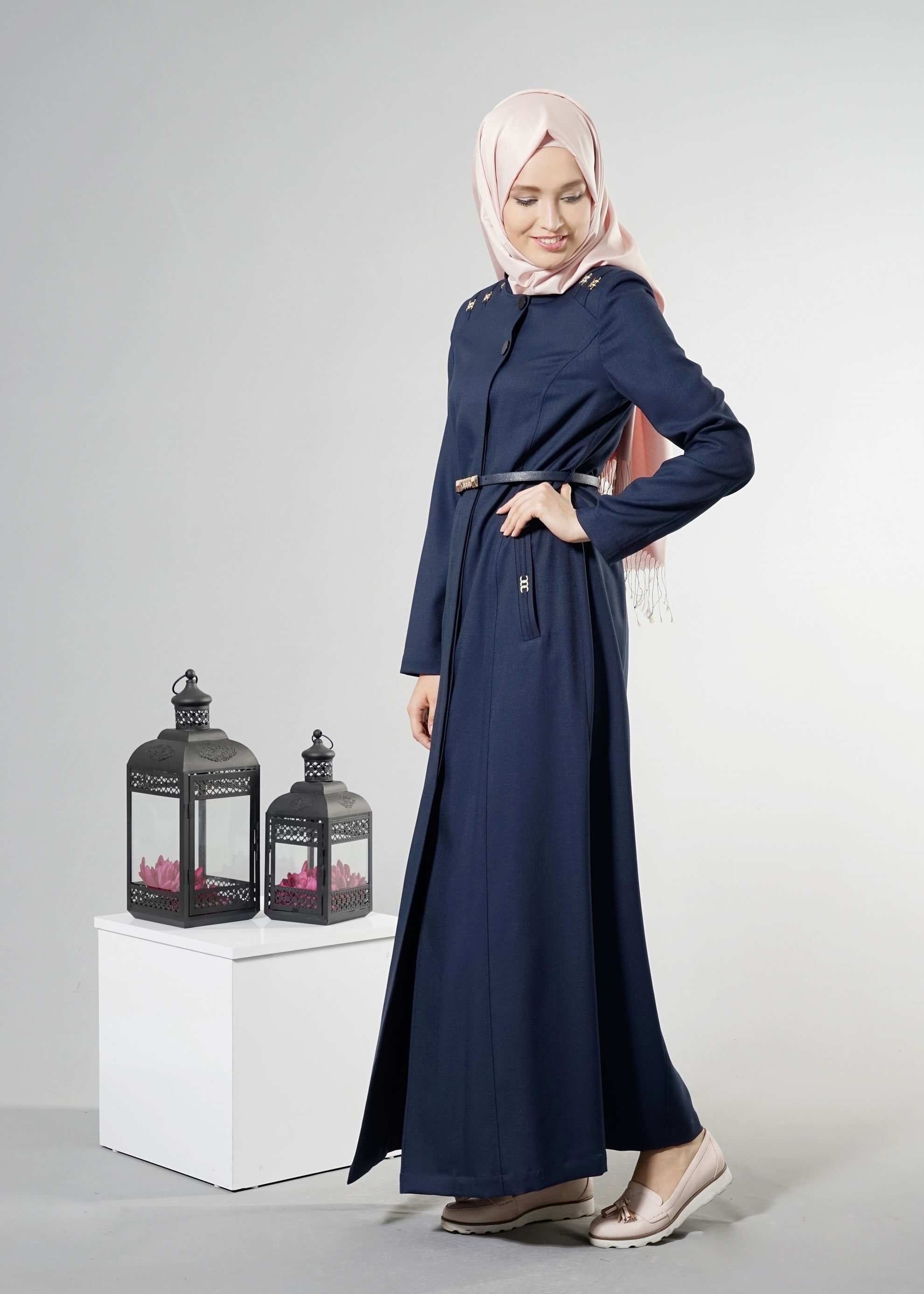 Tesettür giyim LACİVERT HAKİM YAKA PARDESÜ 1834
