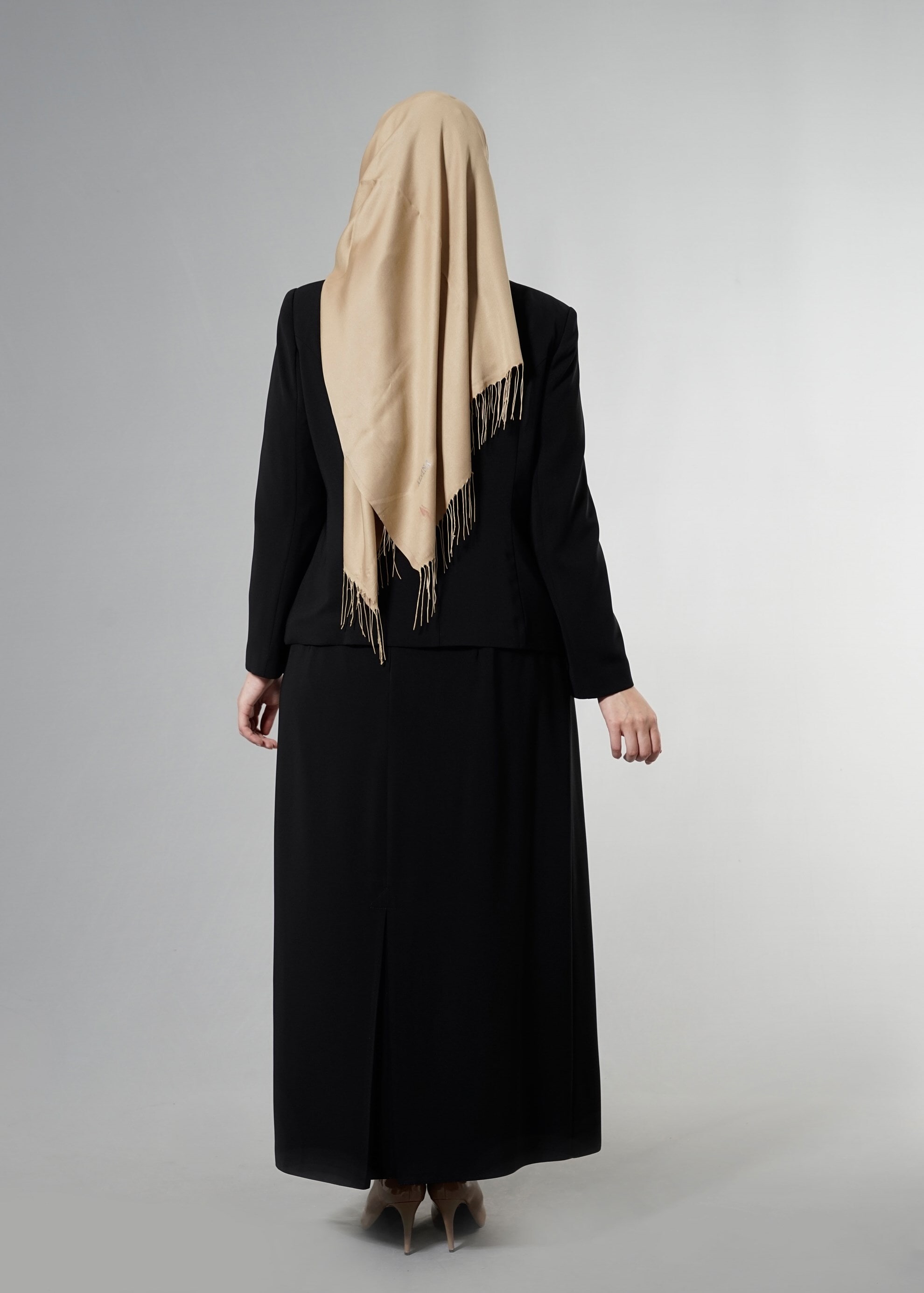 Hijab clothing BLACK 3234E Farah Tesettür 6288 3&prime;Lü Etekli Takım 42/48 TEK40