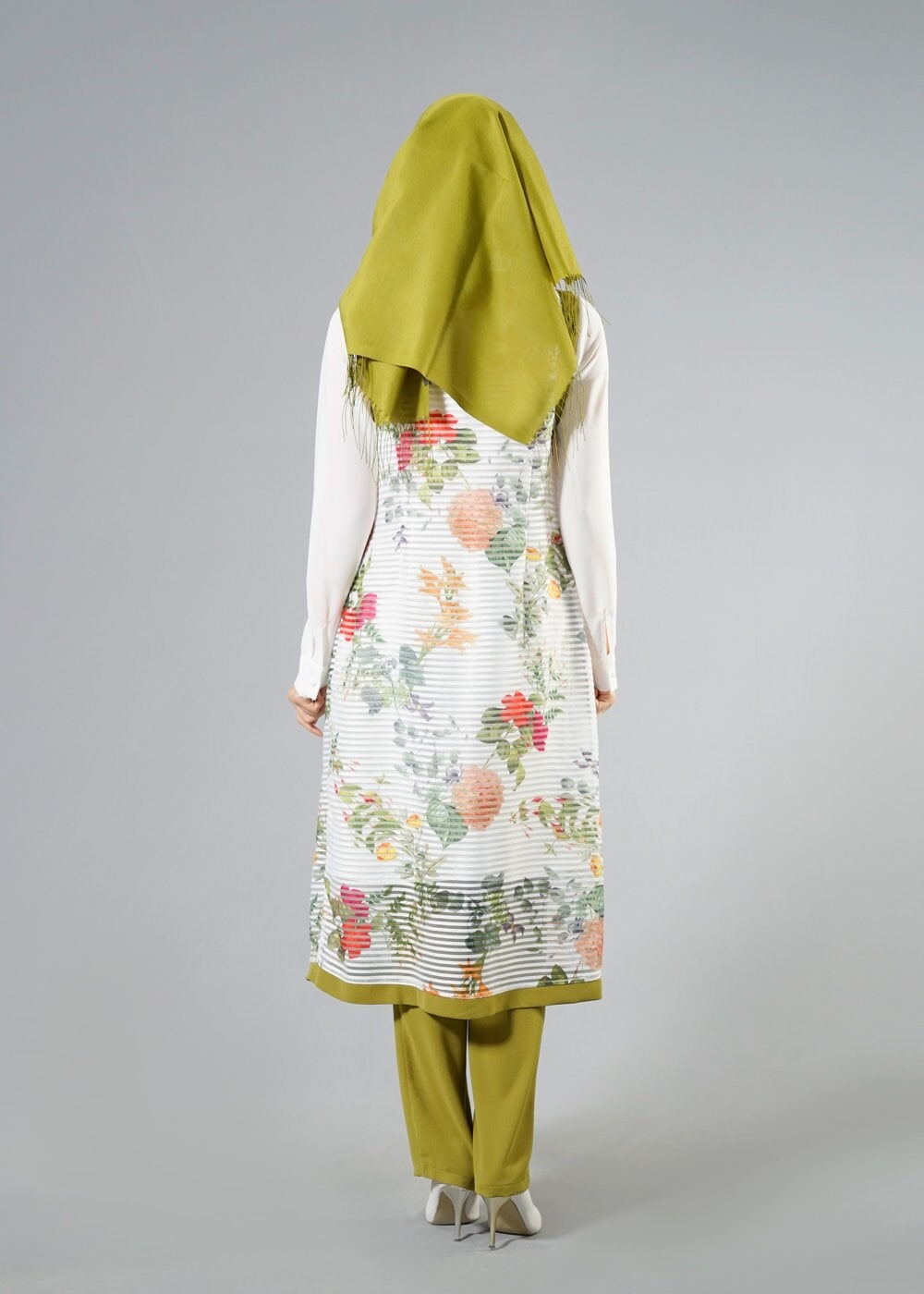 Tesettür giyim BEYAZ 3266 Yakma  3&prime;lü Pant. Tesettür  Takım 38/46