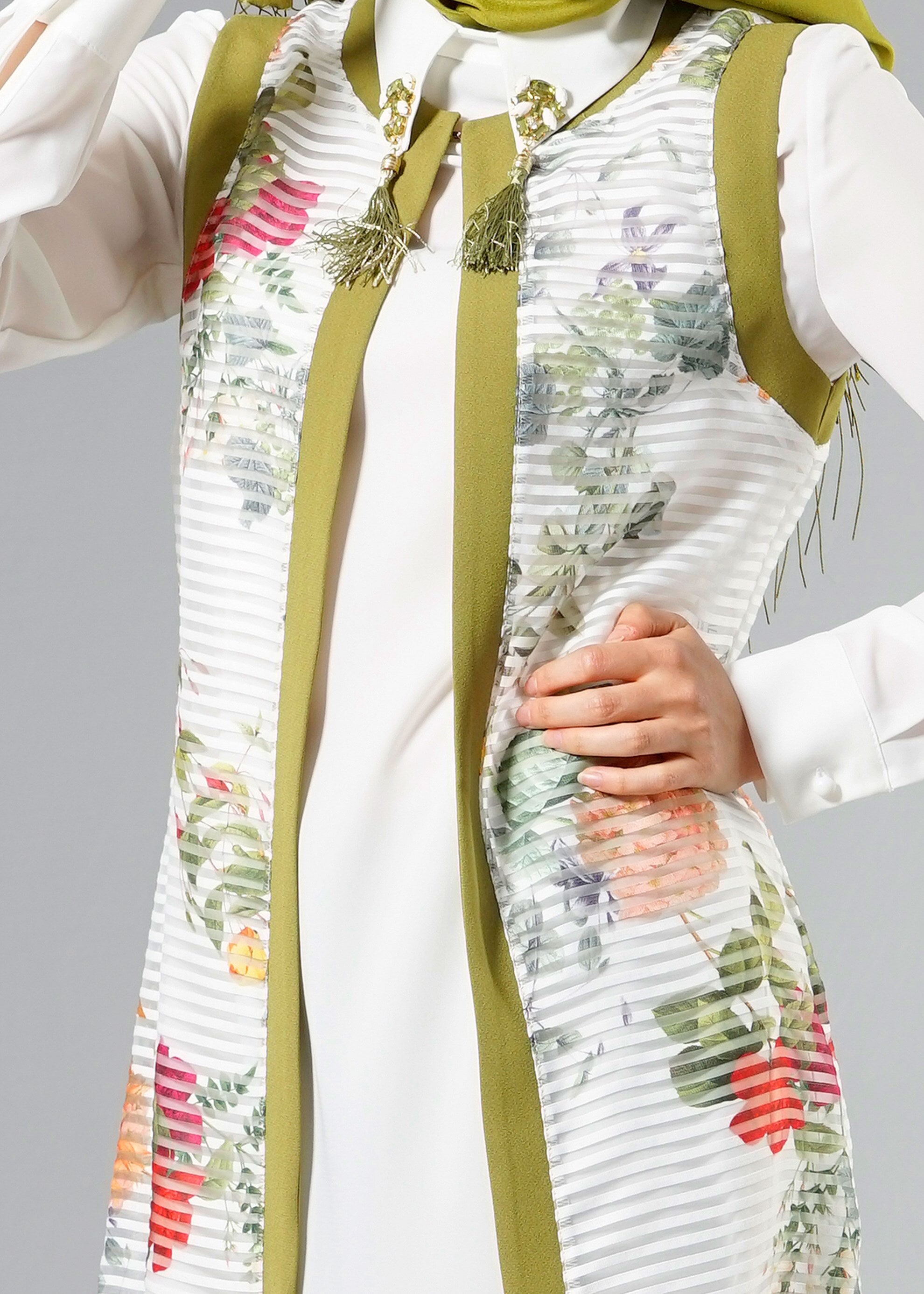 Tesettür giyim BEYAZ 3266 Yakma  3&prime;lü Pant. Tesettür  Takım 38/46