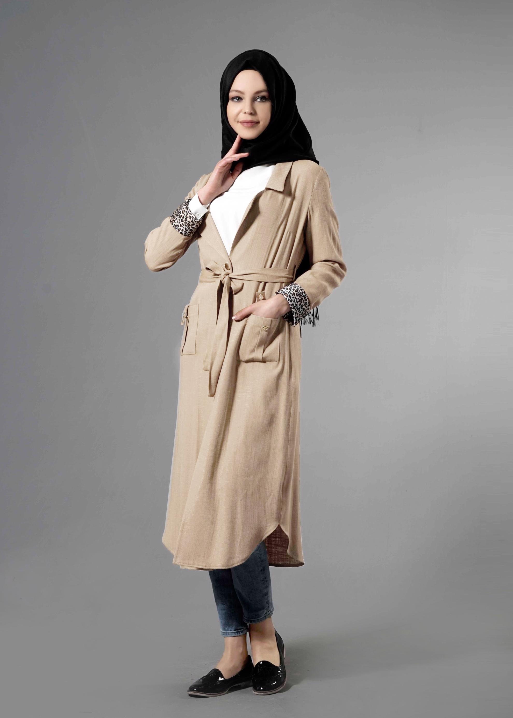 Tesettür giyim BEJ MANŞETLERİ LEOPAR DESENLİ KUŞAKLI TUNİK 4445 