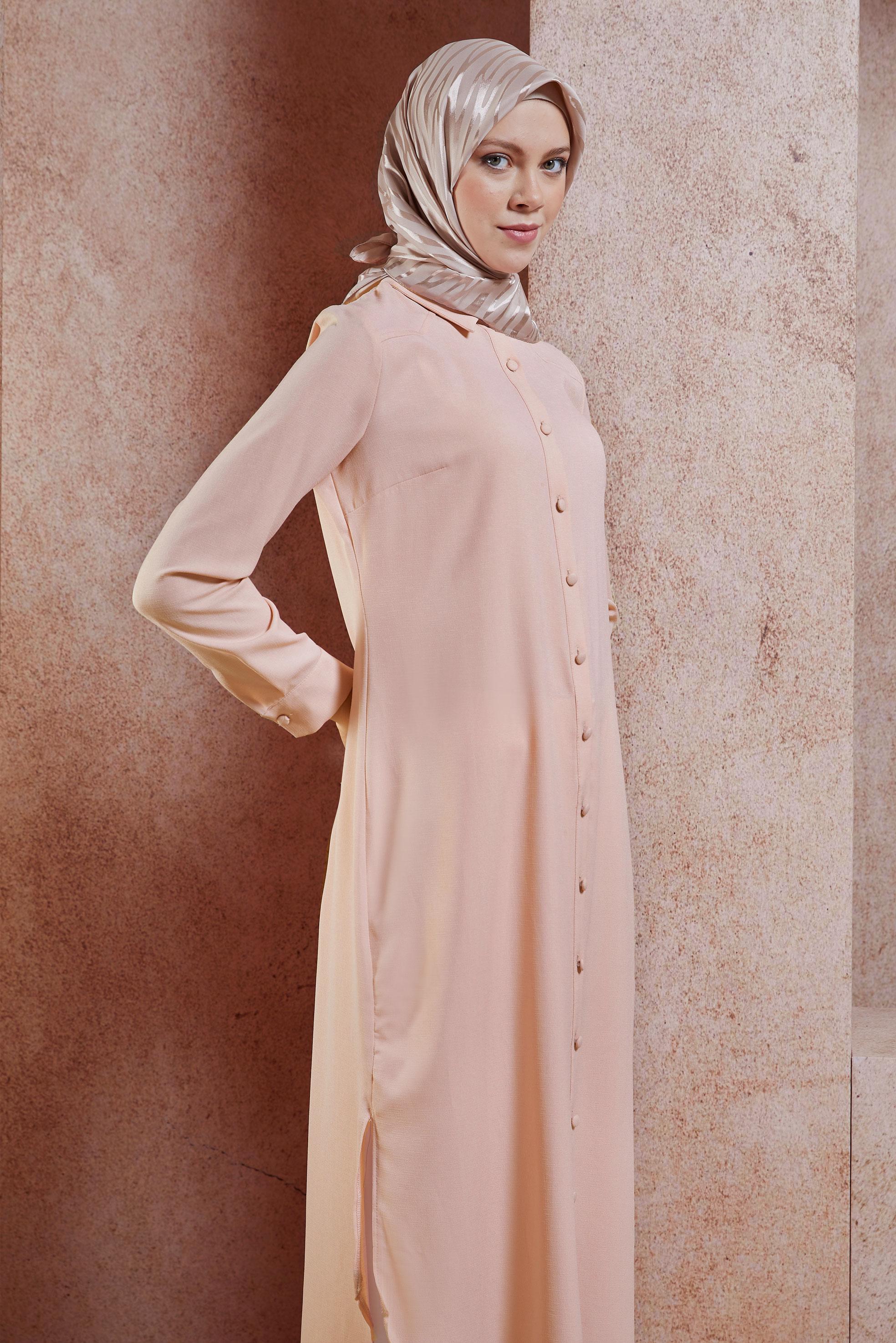 Tesettür giyim PUDRA YANLARI YIRTMAÇLI BOYDAN DÜĞMELİ TUNİK 4573 