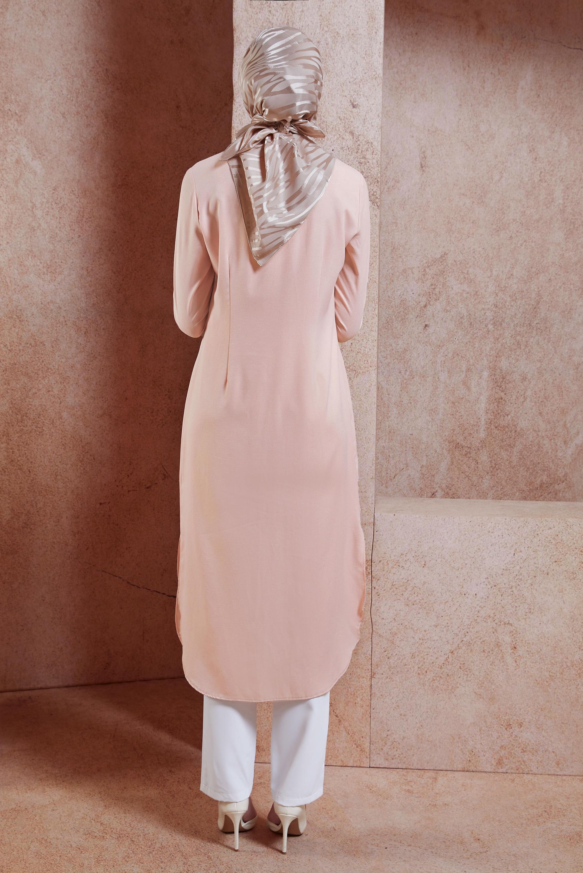 Tesettür giyim PUDRA YANLARI YIRTMAÇLI BOYDAN DÜĞMELİ TUNİK 4573 