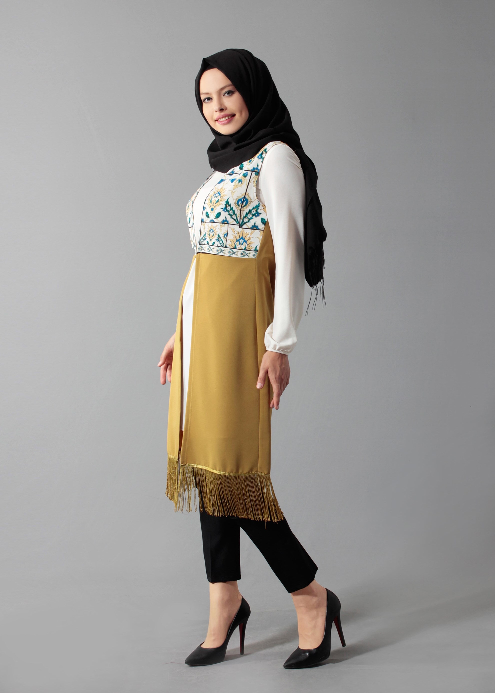 Tesettür giyim SARI DESENLİ YELEKLİ TUNİK 4670