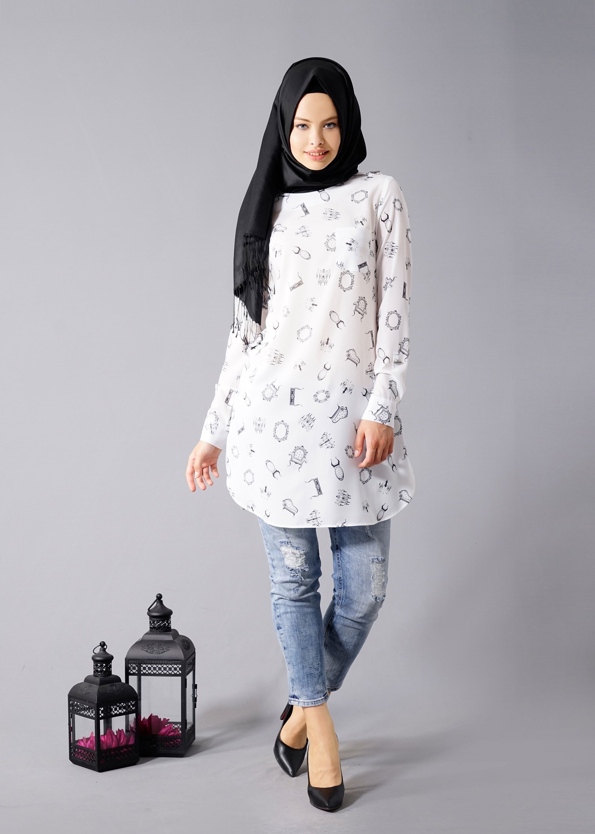 Tesettür giyim BEYAZ DESENLİ TUNİK 4681 