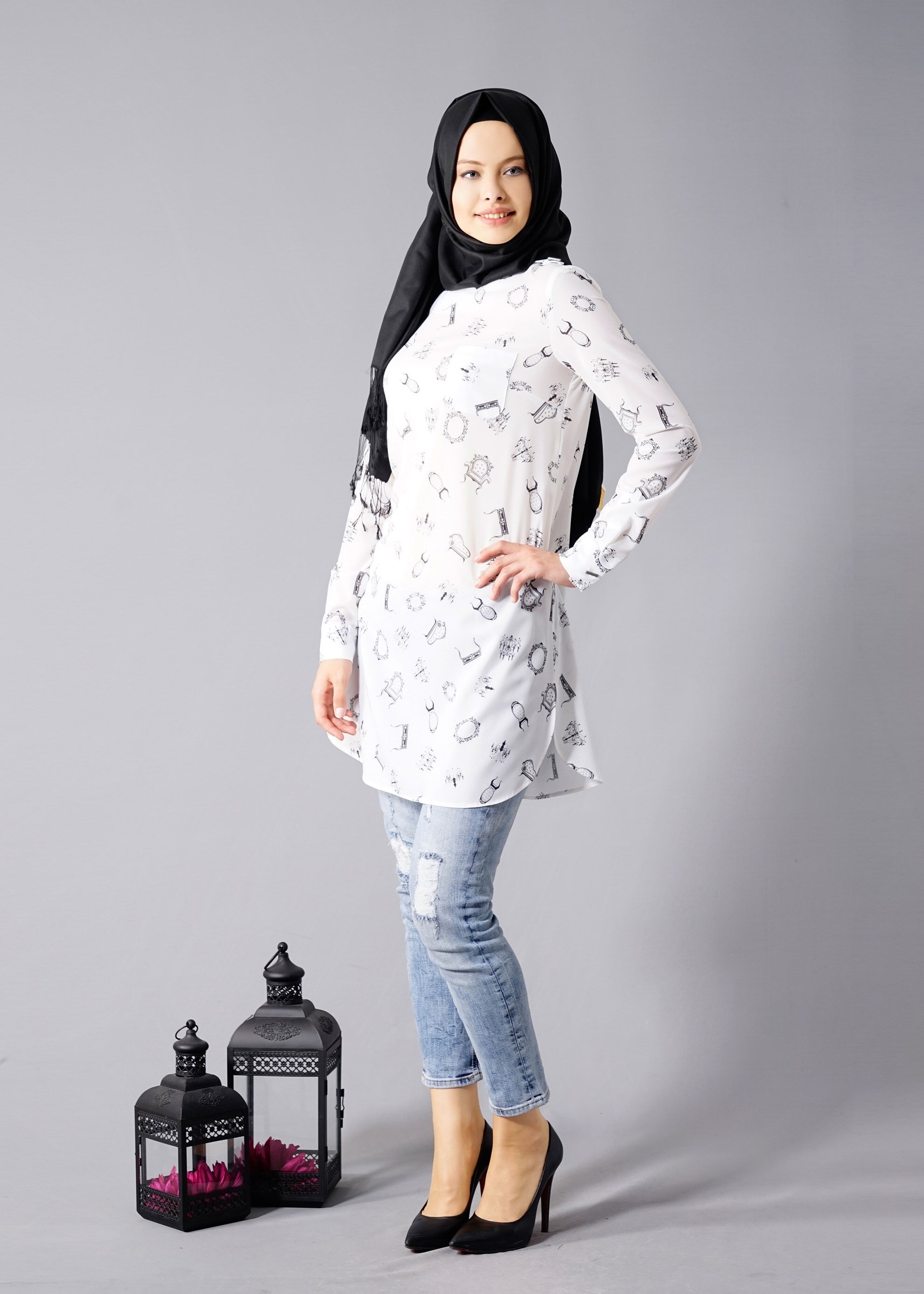 Tesettür giyim BEYAZ DESENLİ TUNİK 4681 