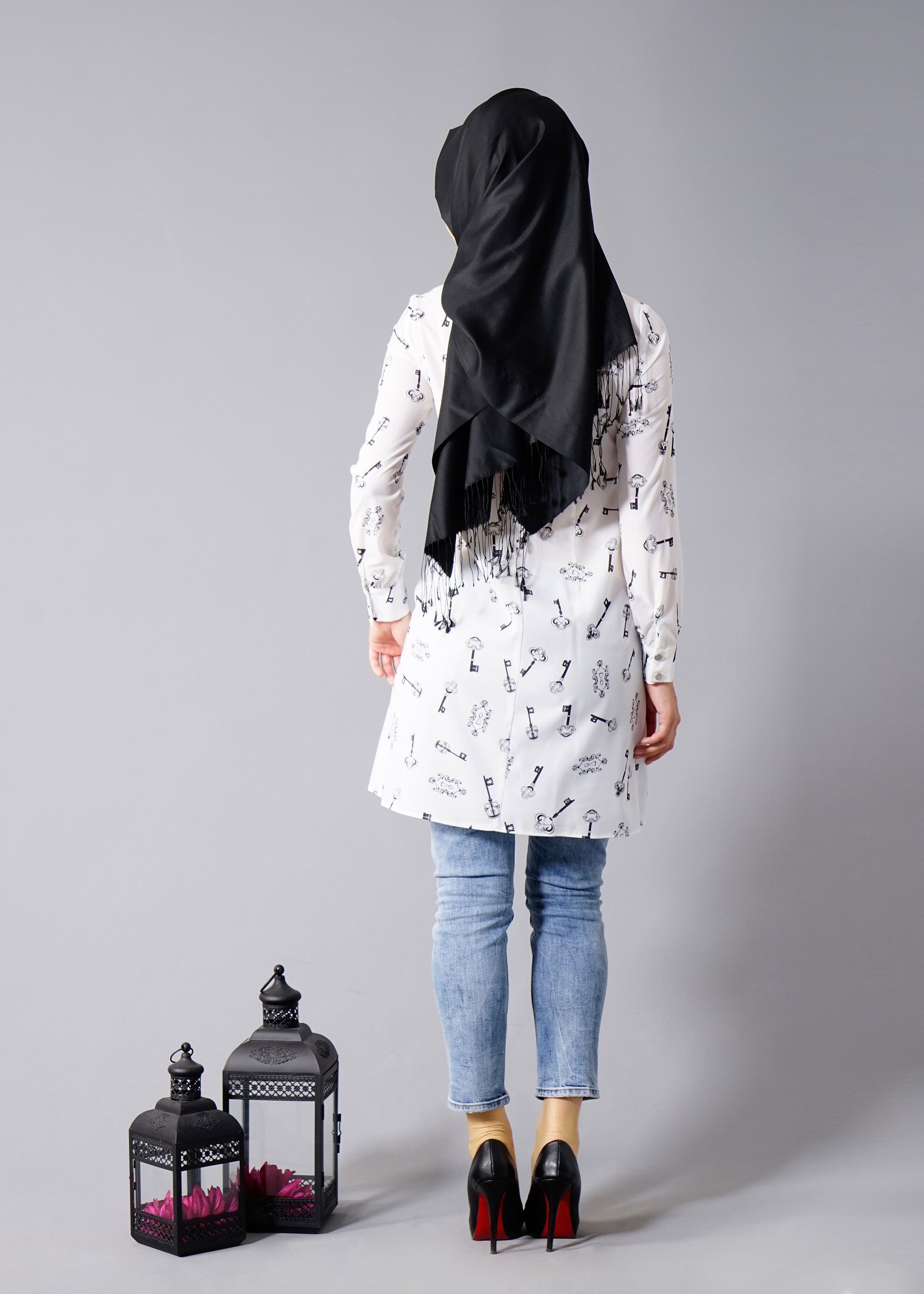 Tesettür giyim BEJ DESENLİ FERMUARLI TUNİK 4685 