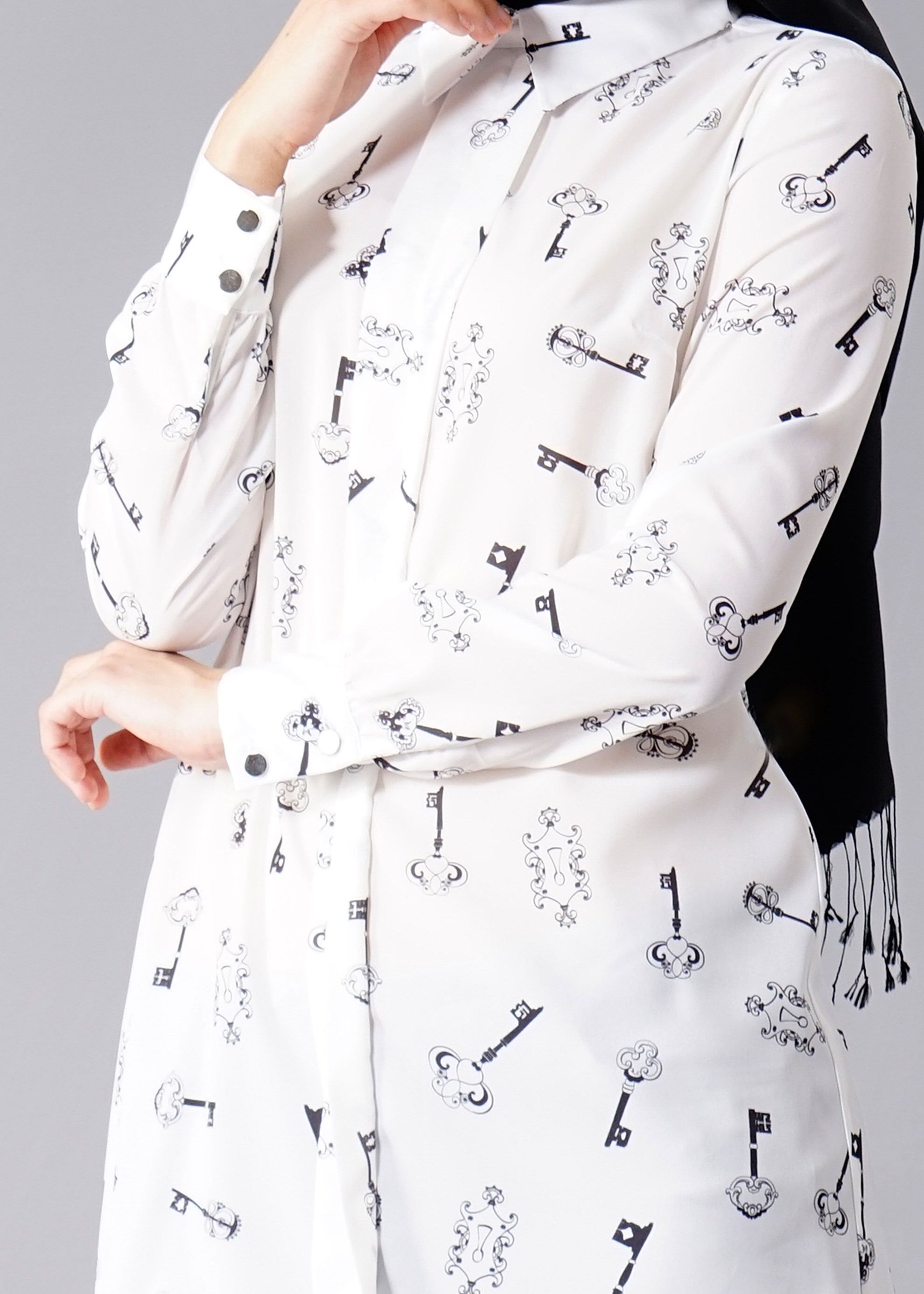 Tesettür giyim BEJ DESENLİ FERMUARLI TUNİK 4685 