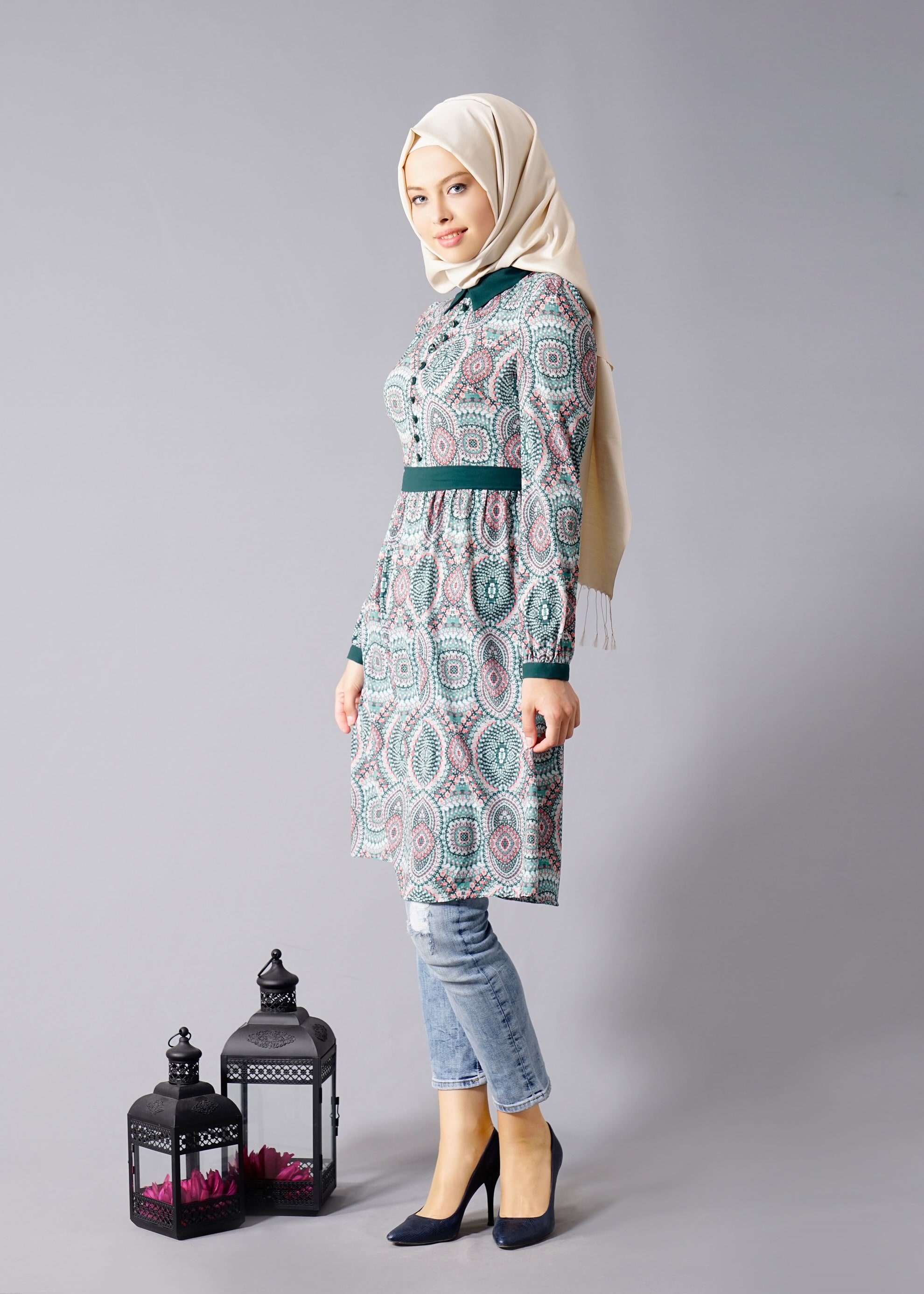 Tesettür giyim YEŞİL ETNİK DESENLİ DÜĞME DETAYLI TUNİK 4692