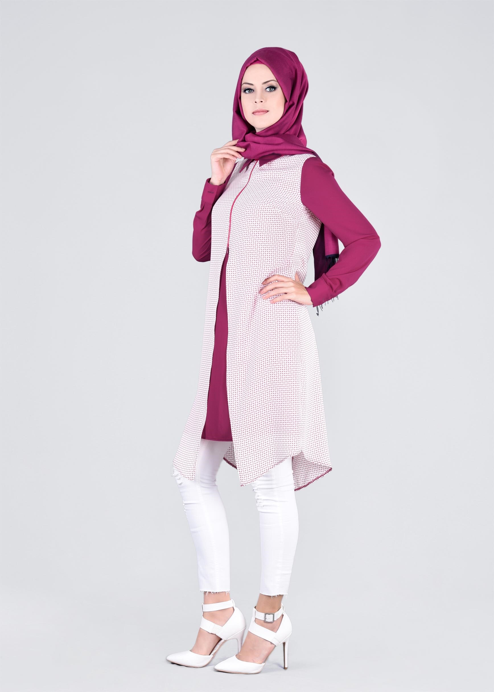 Tesettür giyim BEJ DESENLİ TUNİK  4800 