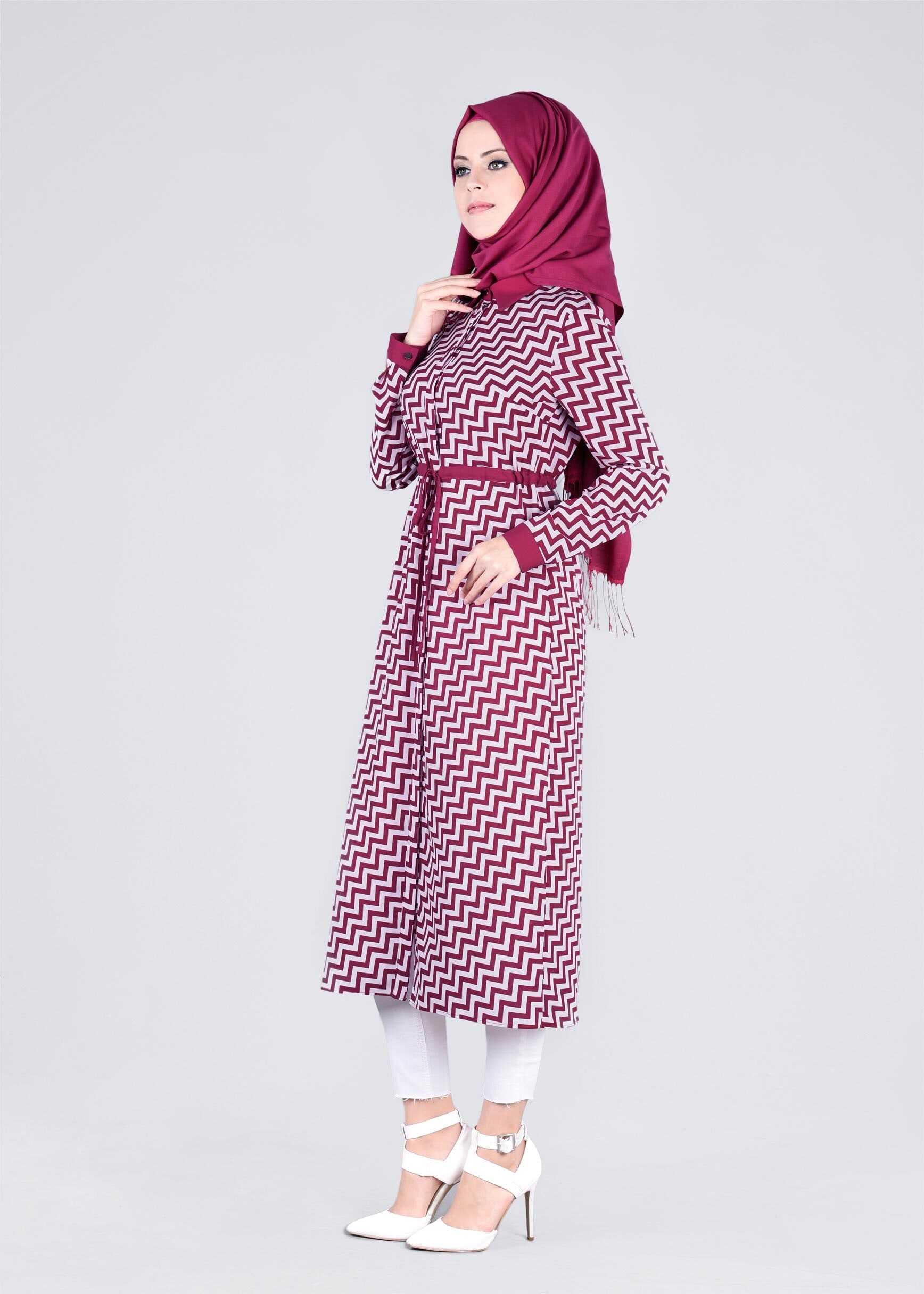 Tesettür giyim MÜRDÜM ZİKZAK DESENLİ BELİ BÜZGÜLÜ TUNİK 4690-1 