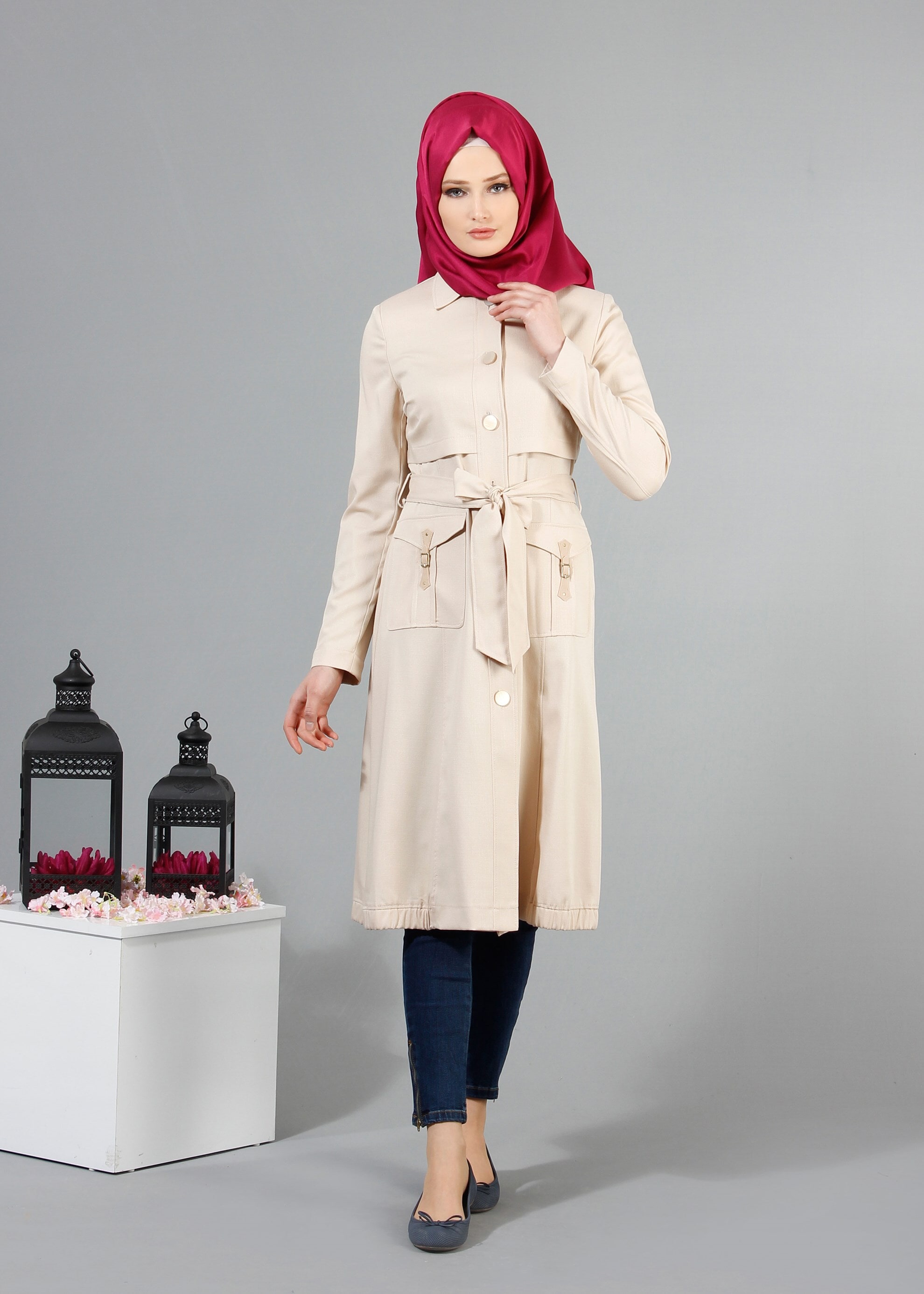 Tesettür giyim BEJ DÜĞMELİ CEPLİ KUŞAKLI TRENÇKOT 1744 