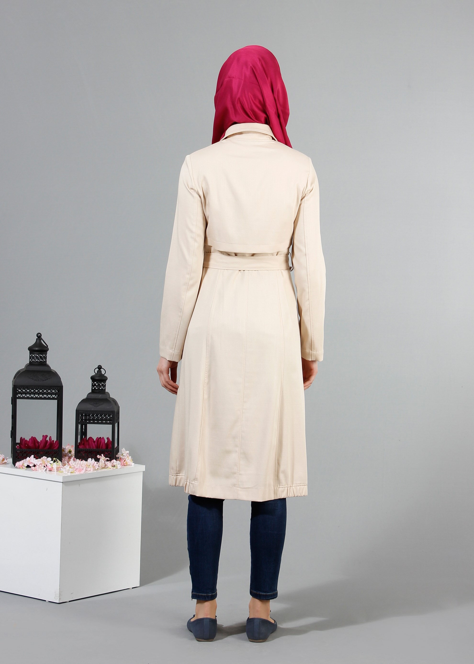 Tesettür giyim BEJ DÜĞMELİ CEPLİ KUŞAKLI TRENÇKOT 1744 