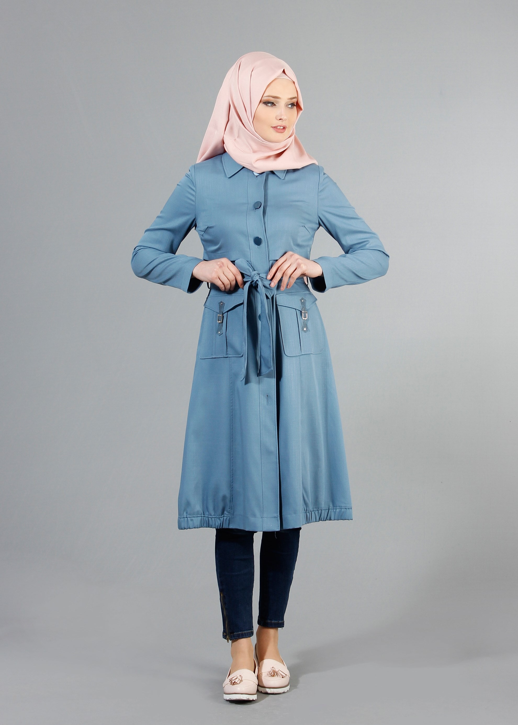 Tesettür giyim MAVİ DÜĞMELİ CEPLİ KUŞAKLI TRENÇKOT 1744 
