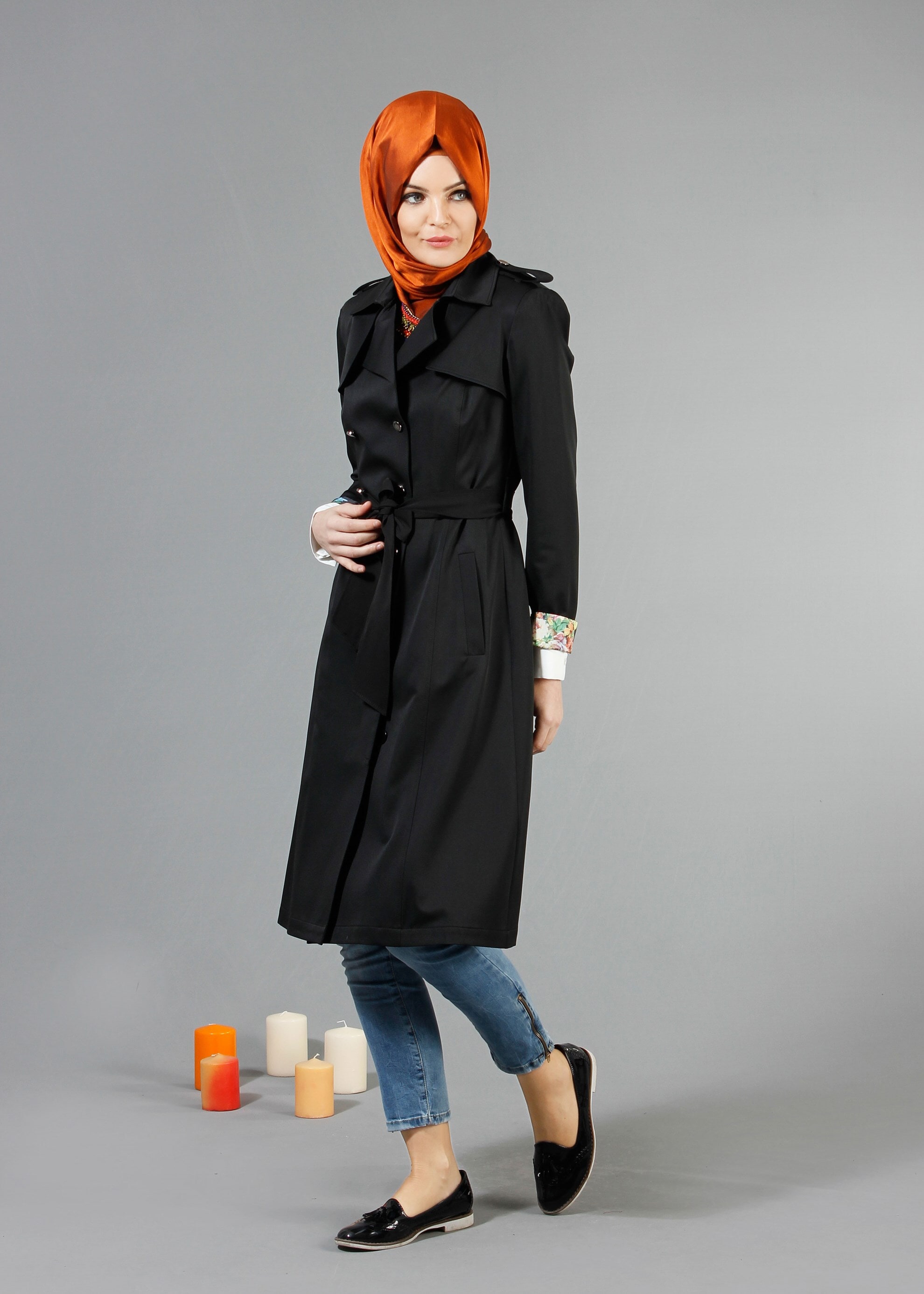 Tesettür giyim SİYAH KRUVAZE YAKA DÜĞMELİ KUŞAKLI TRENÇKOT 1756 