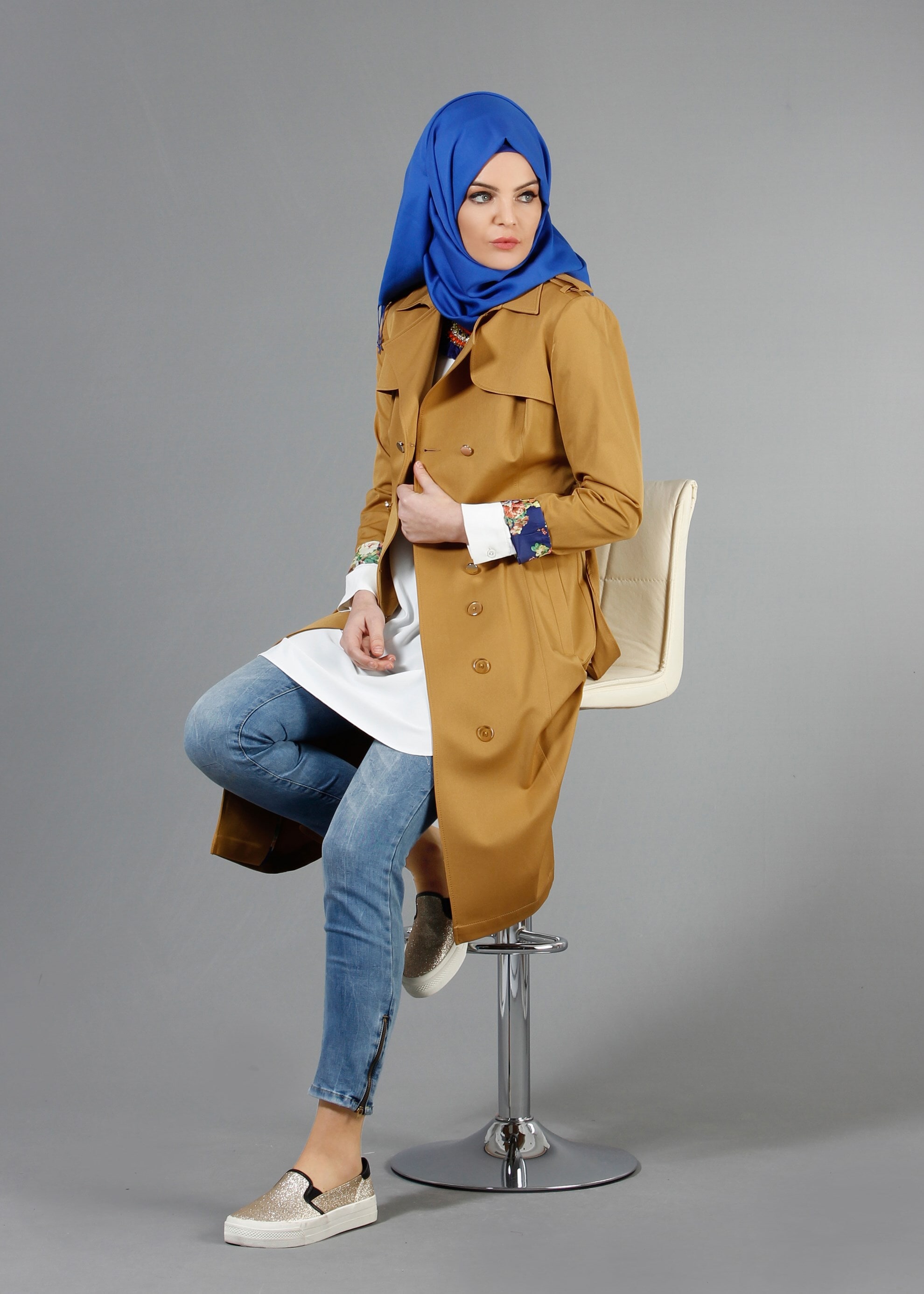 Tesettür giyim KAHVE KRUVAZE YAKA DÜĞMELİ KUŞAKLI TRENÇKOT 1756 