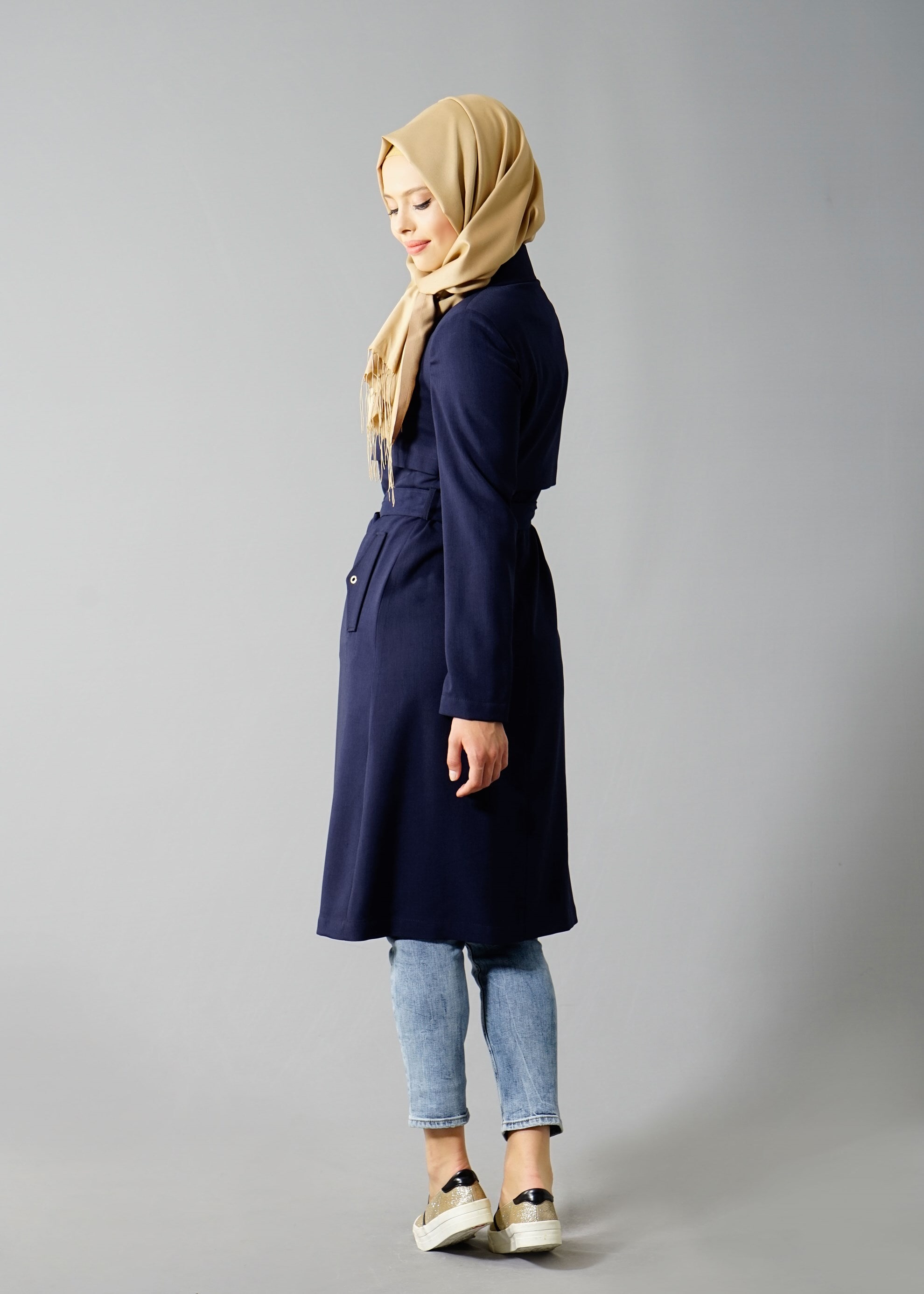 Tesettür giyim LACİVERT KUŞGÖZÜ DETAYLI KUŞAKLI TRENÇKOT 1803 