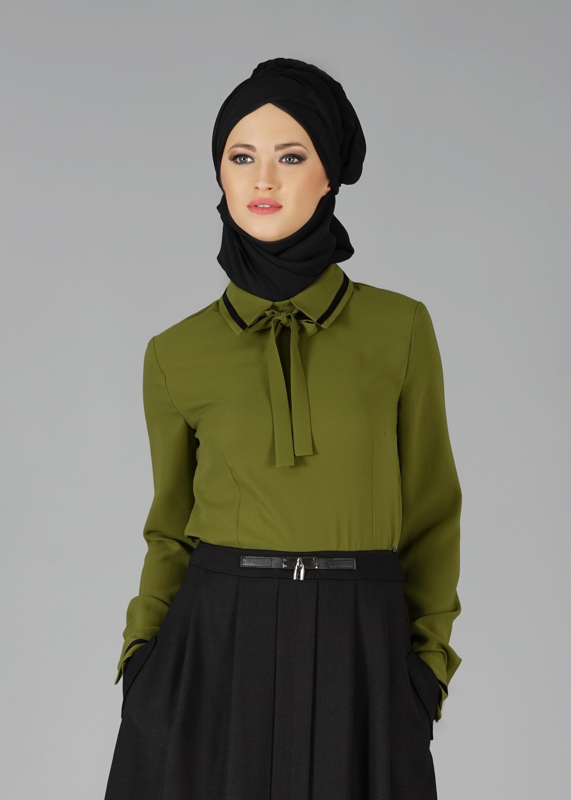 Tesettür giyim YEŞİL YAKASI BAĞLAMALI BLUZ 4720 