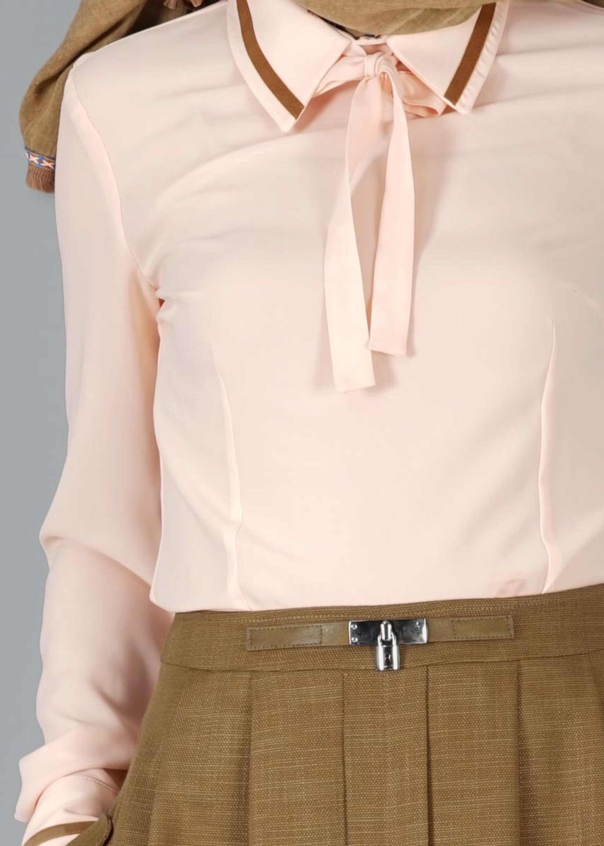 Tesettür giyim PUDRA YAKASI BAĞLAMALI BLUZ 4720 