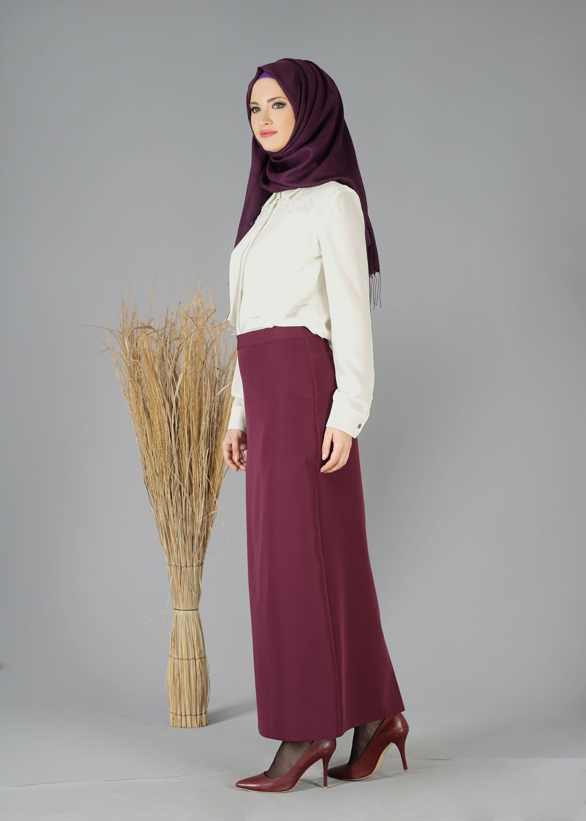 Tesettür giyim BEYAZ GÜPÜR DETAYLI BLUZ 4746 