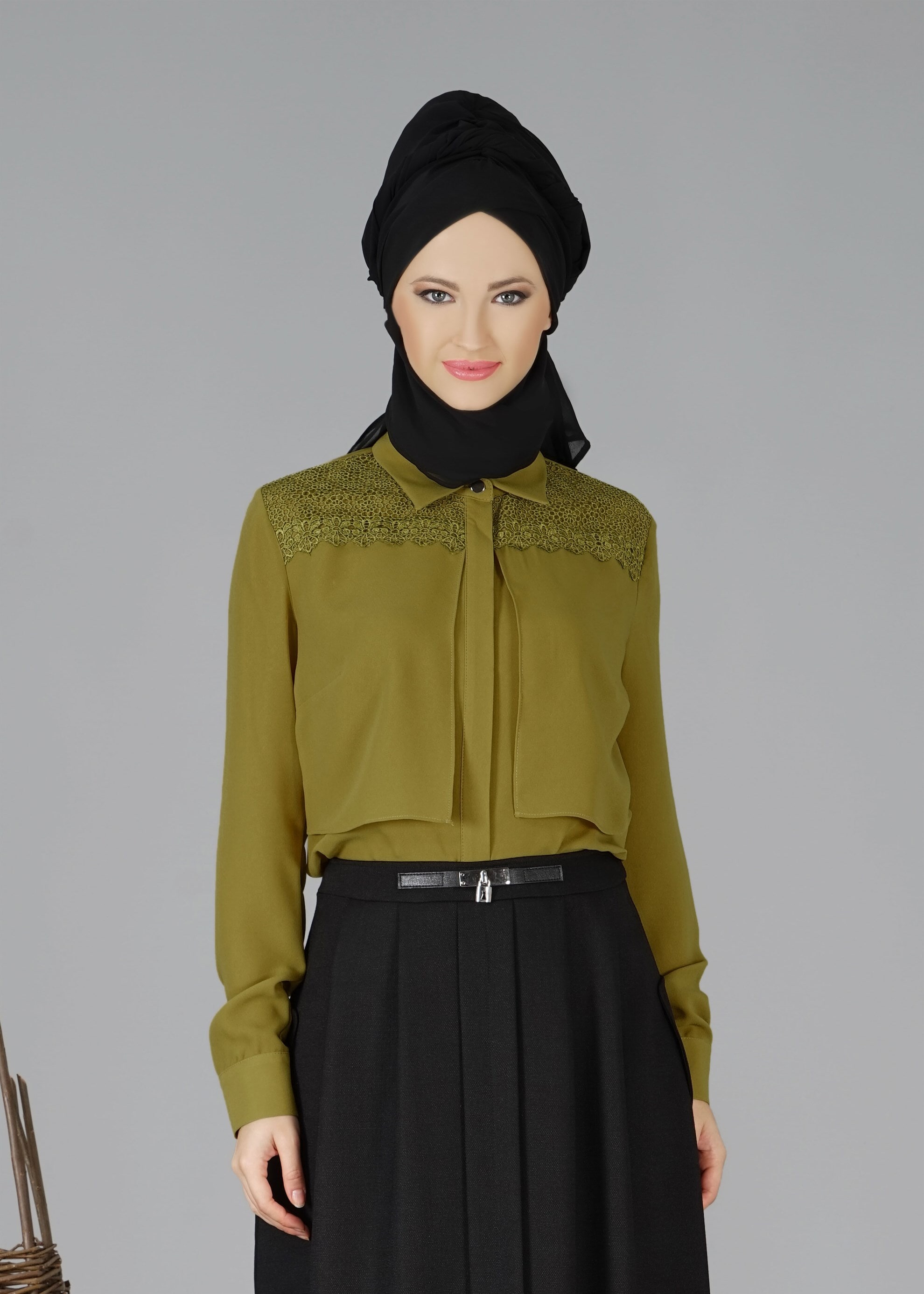 Tesettür giyim YEŞİL GÜPÜR DETAYLI BLUZ 4746 
